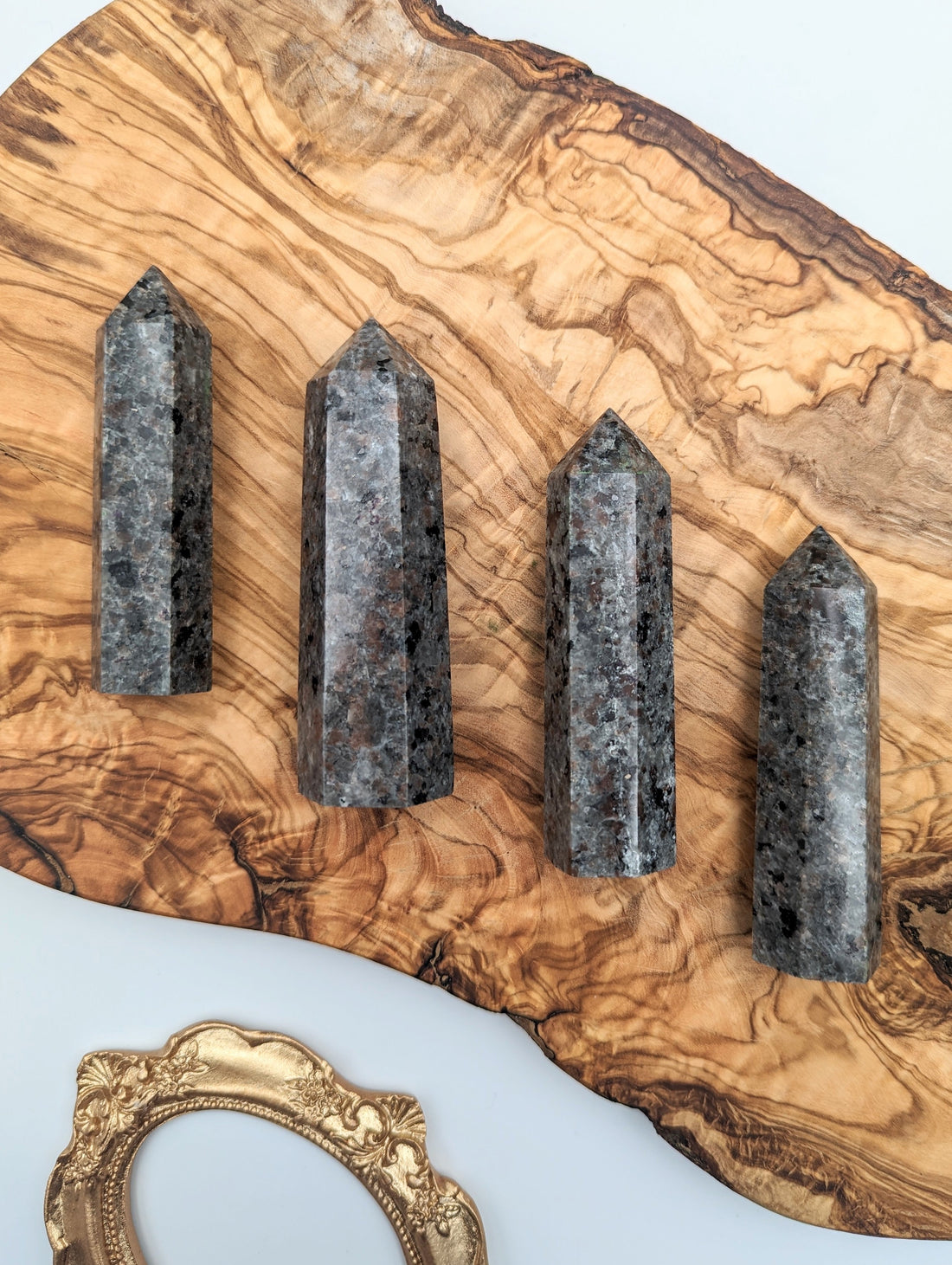 Yooperlith Türme (UV-Aktiv)