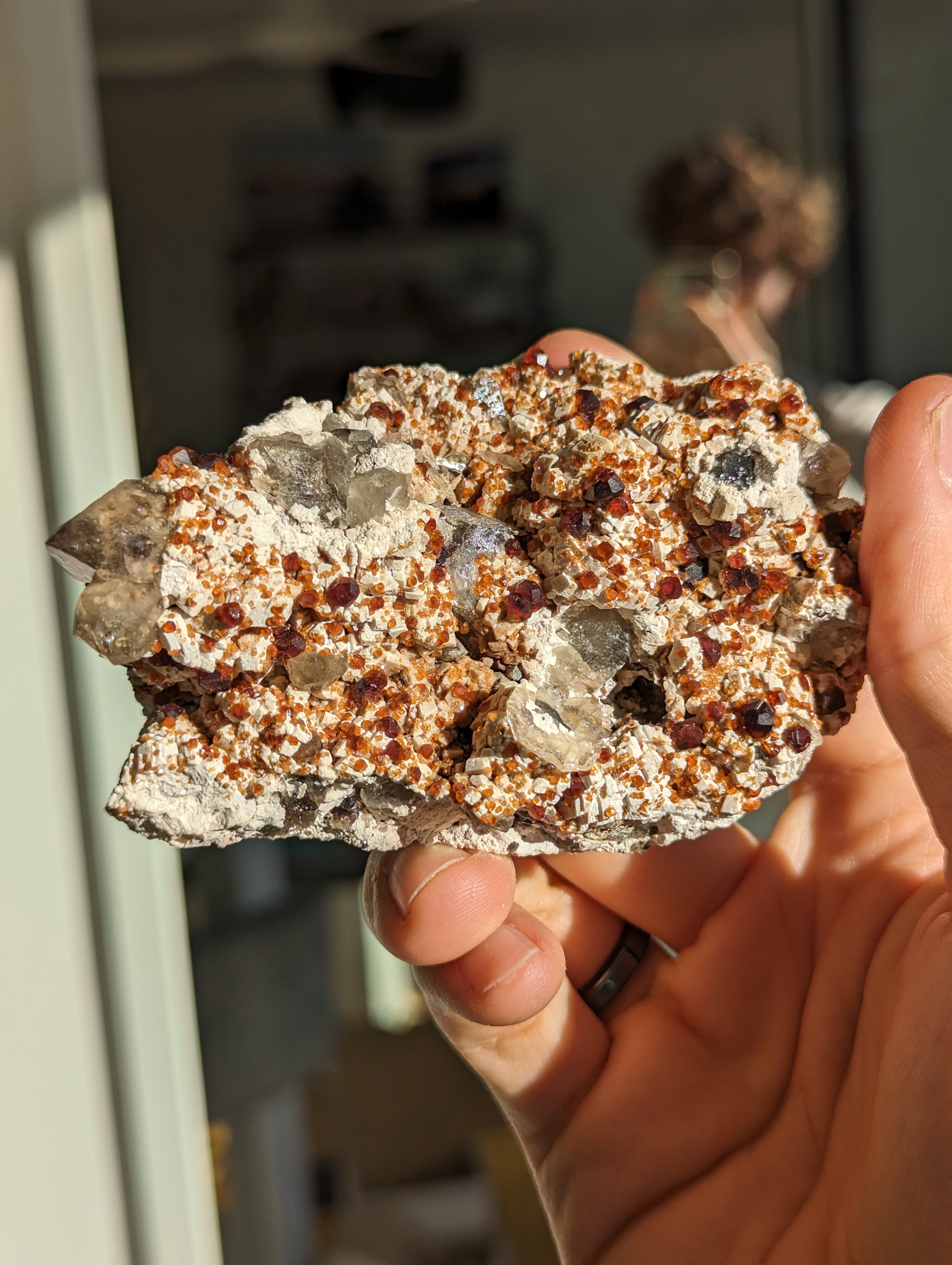 Spessartin Granat Cluster mit Rauchquarz