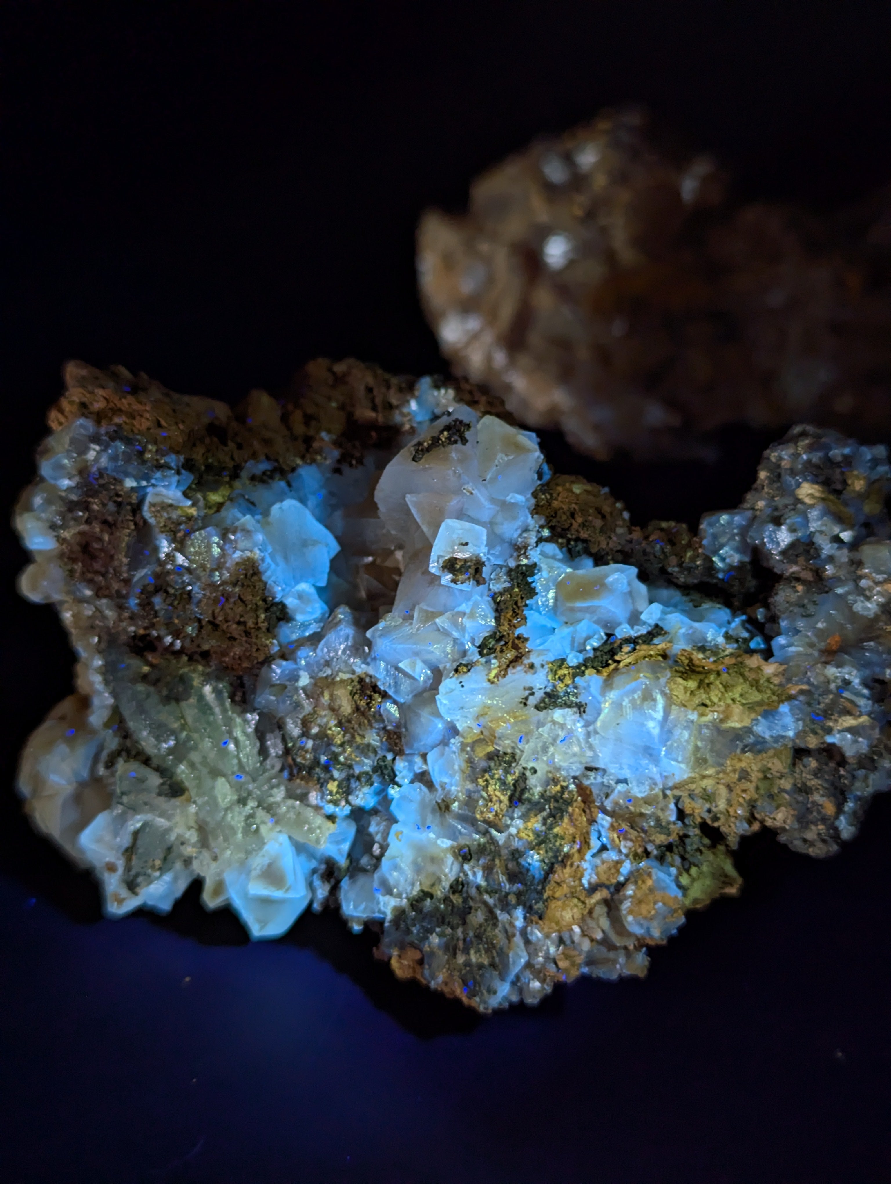 UV-Aktiver Calcit aus Mexico (+Phosphoreszenz) groß