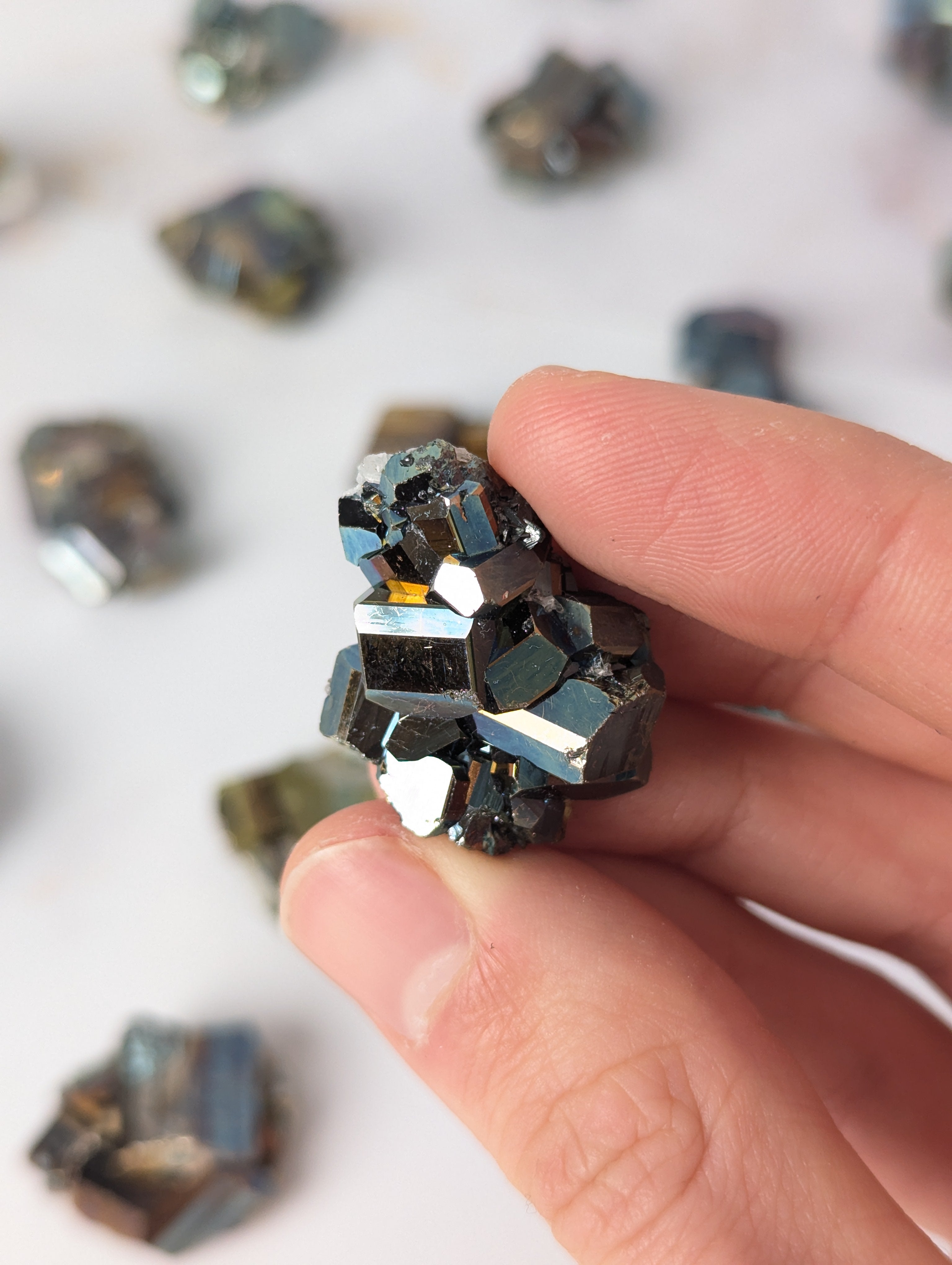 kleine natürlich Irisierende Pyrite