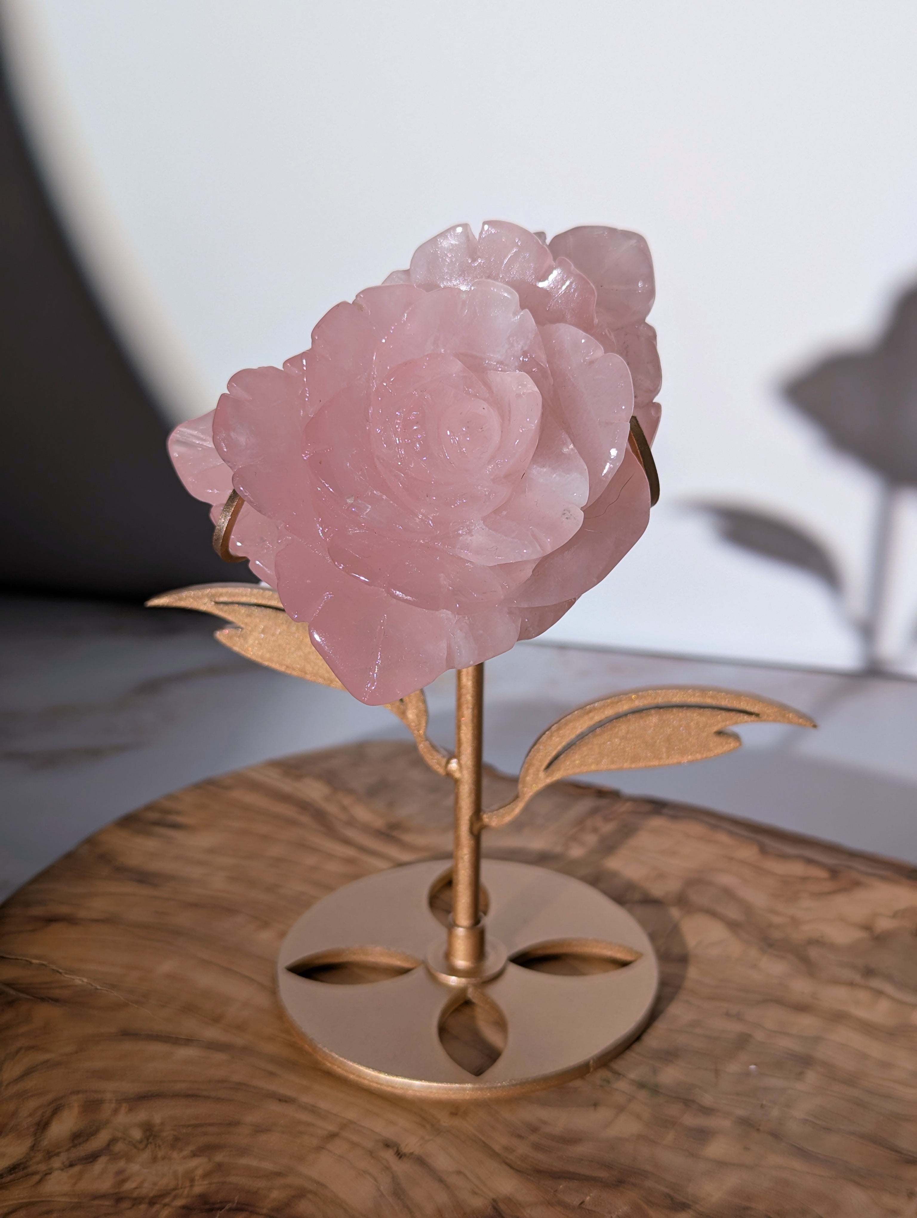 Rosenquarz Blume mit Ständer