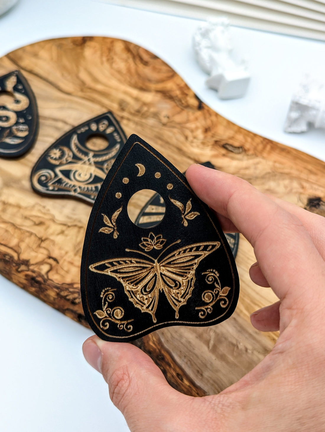 Kugelständer "Oujia" aus Holz