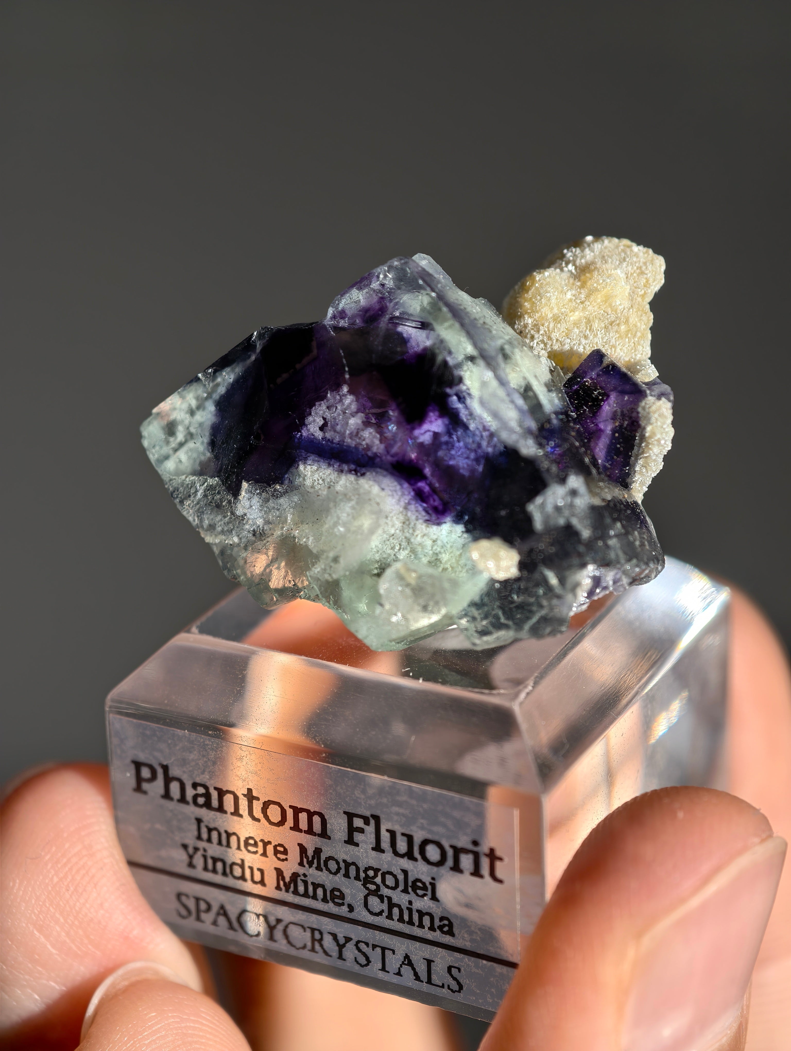 Lila Phantom Fluorit aus der Yindu Mine 🌌