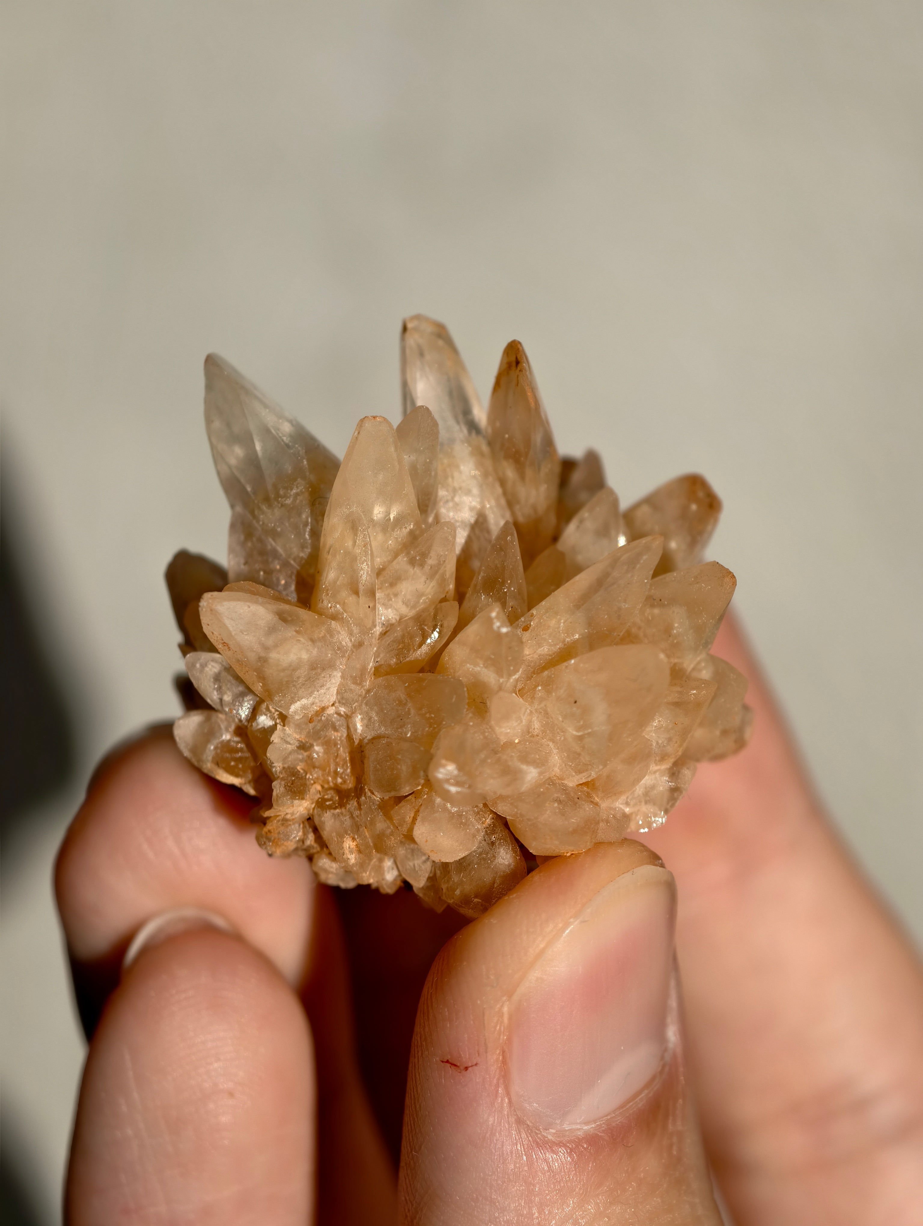 Ästhetische Calcit Spitzen Stufe aus Wenshan, China