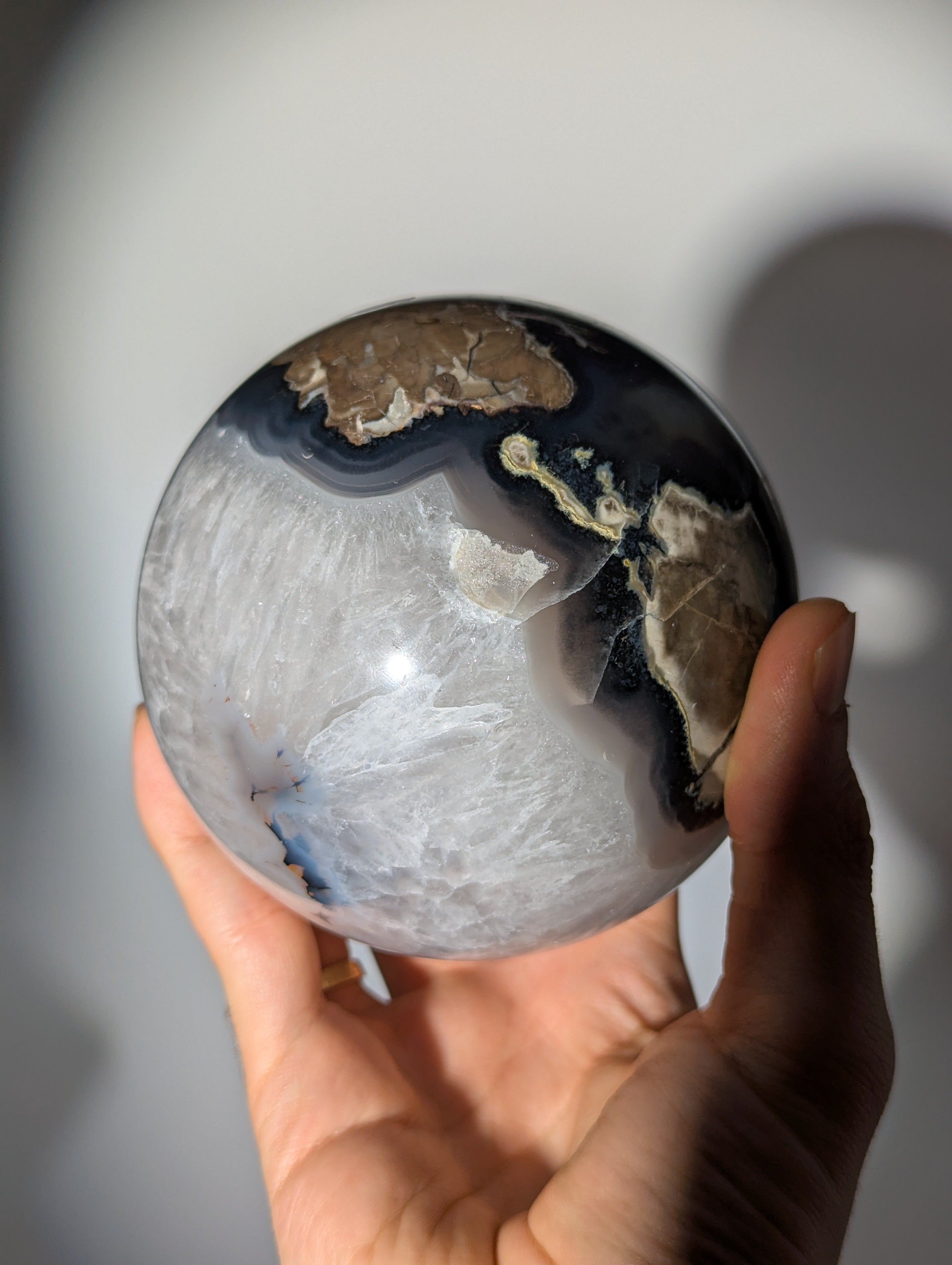 UV-Aktive Vulkan Achat Kugel mit viel Quarz🌋