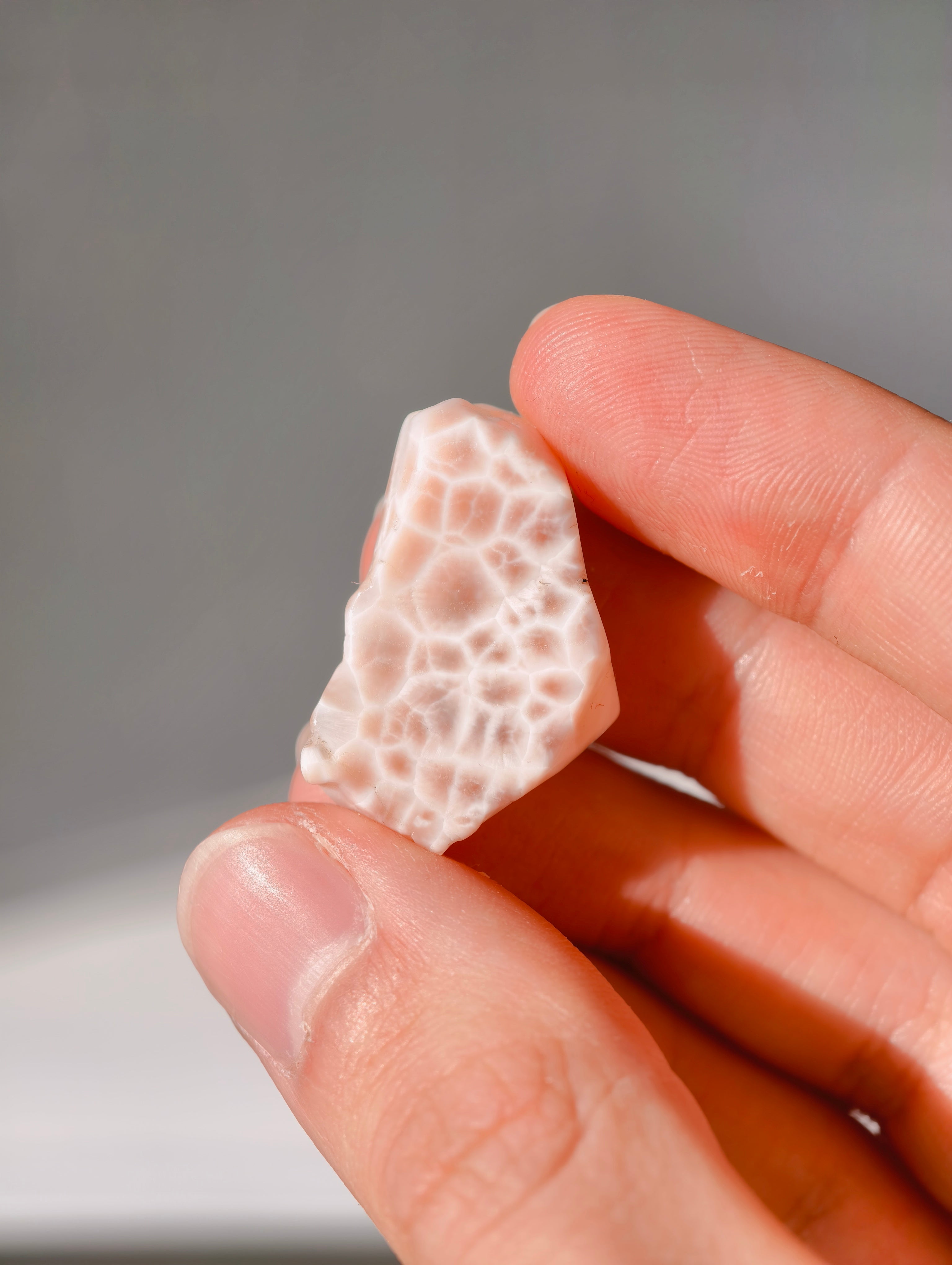 Natrolith "Pink Larimar" Freiformen