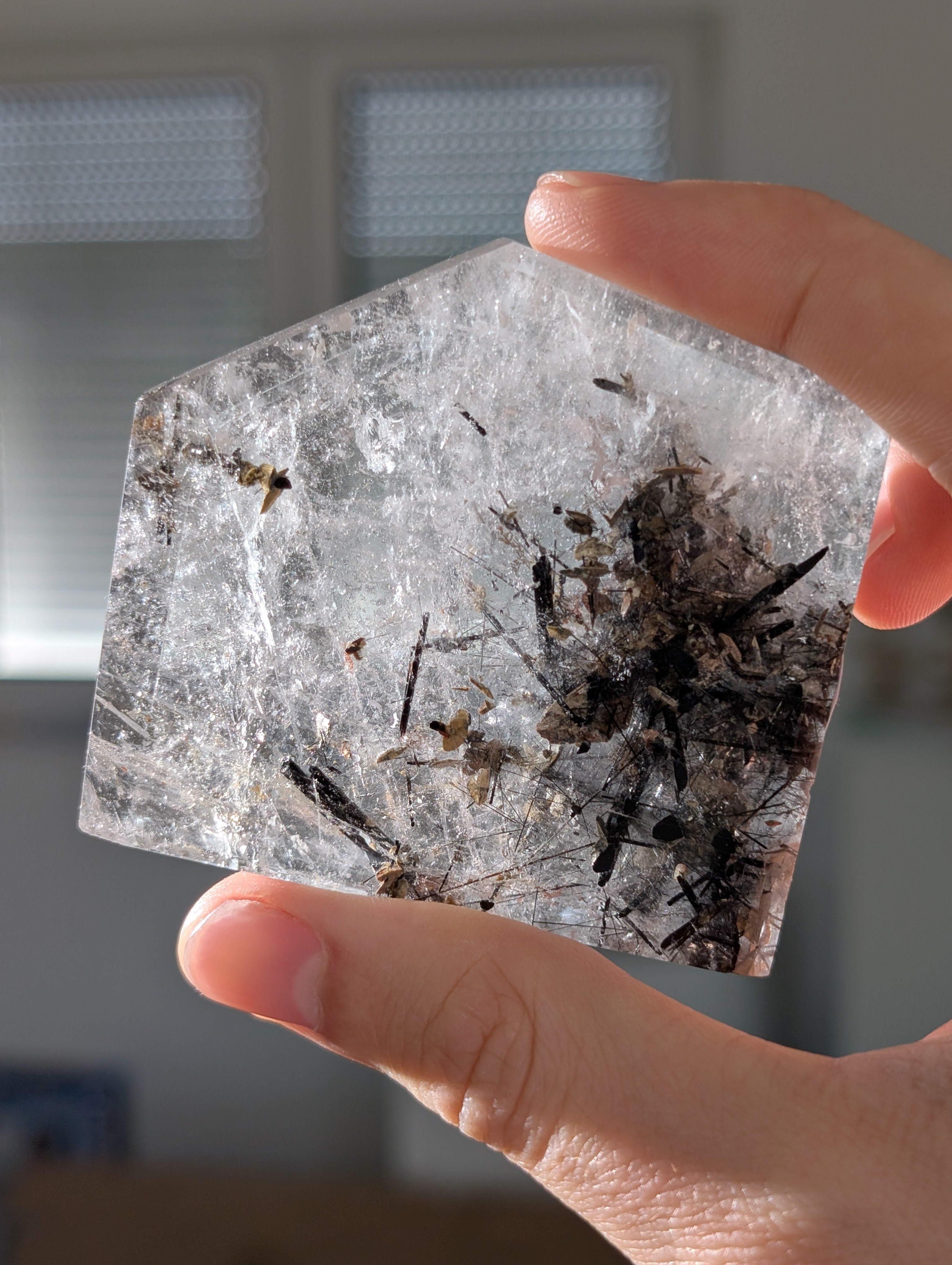 Turmalinquarz Freiform (selbststehend)