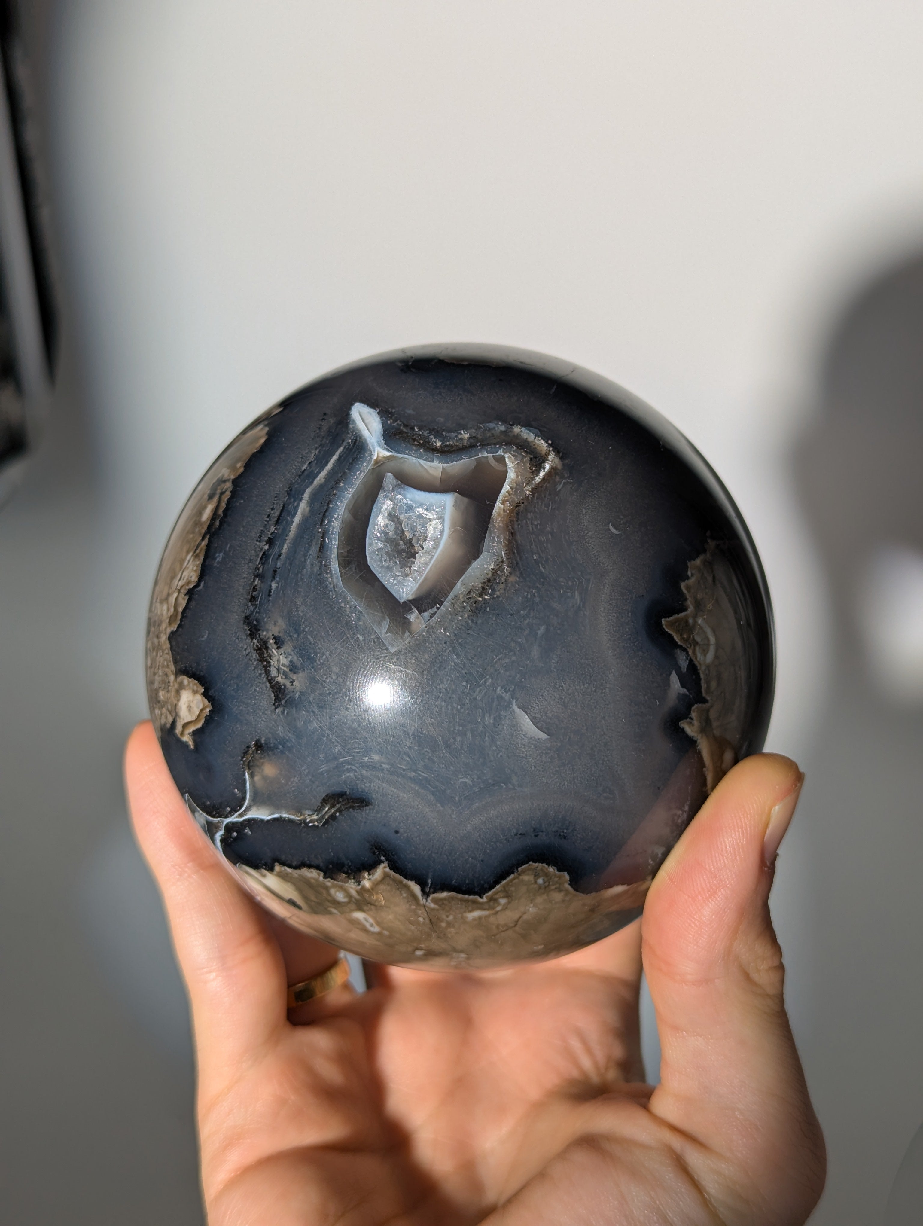 UV-Aktive Vulkan Achat Kugel🌋