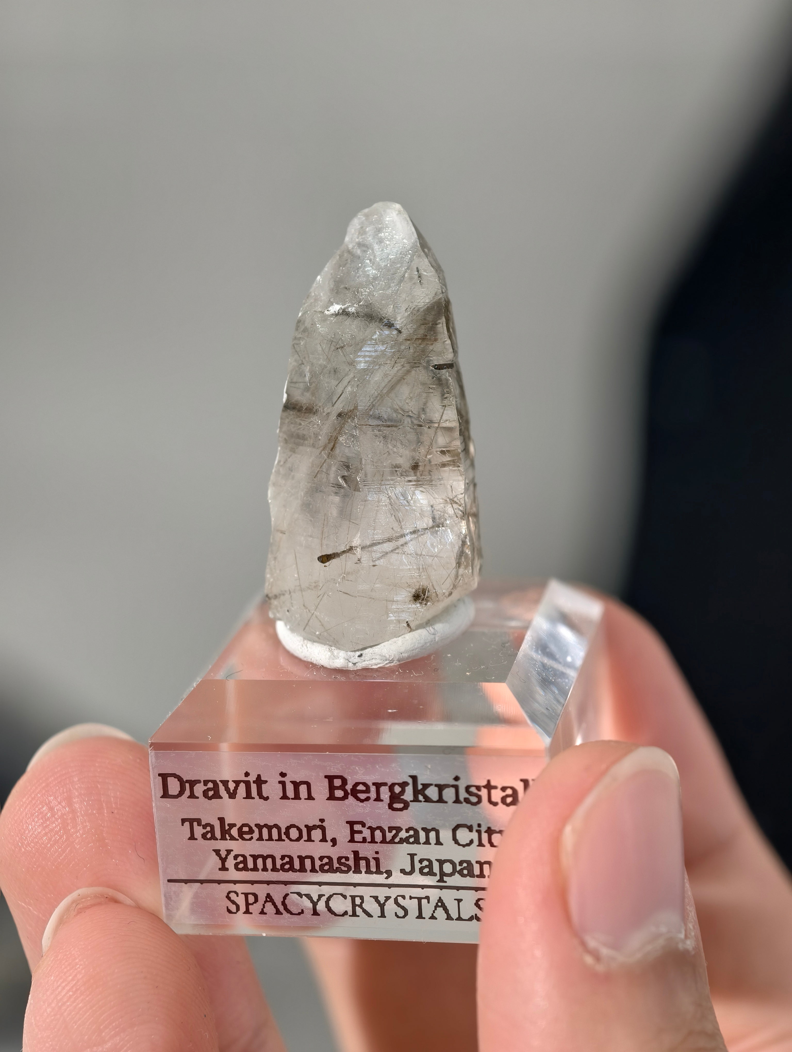 Dravit in Bergkristall aus Takemori, Japan (selten)