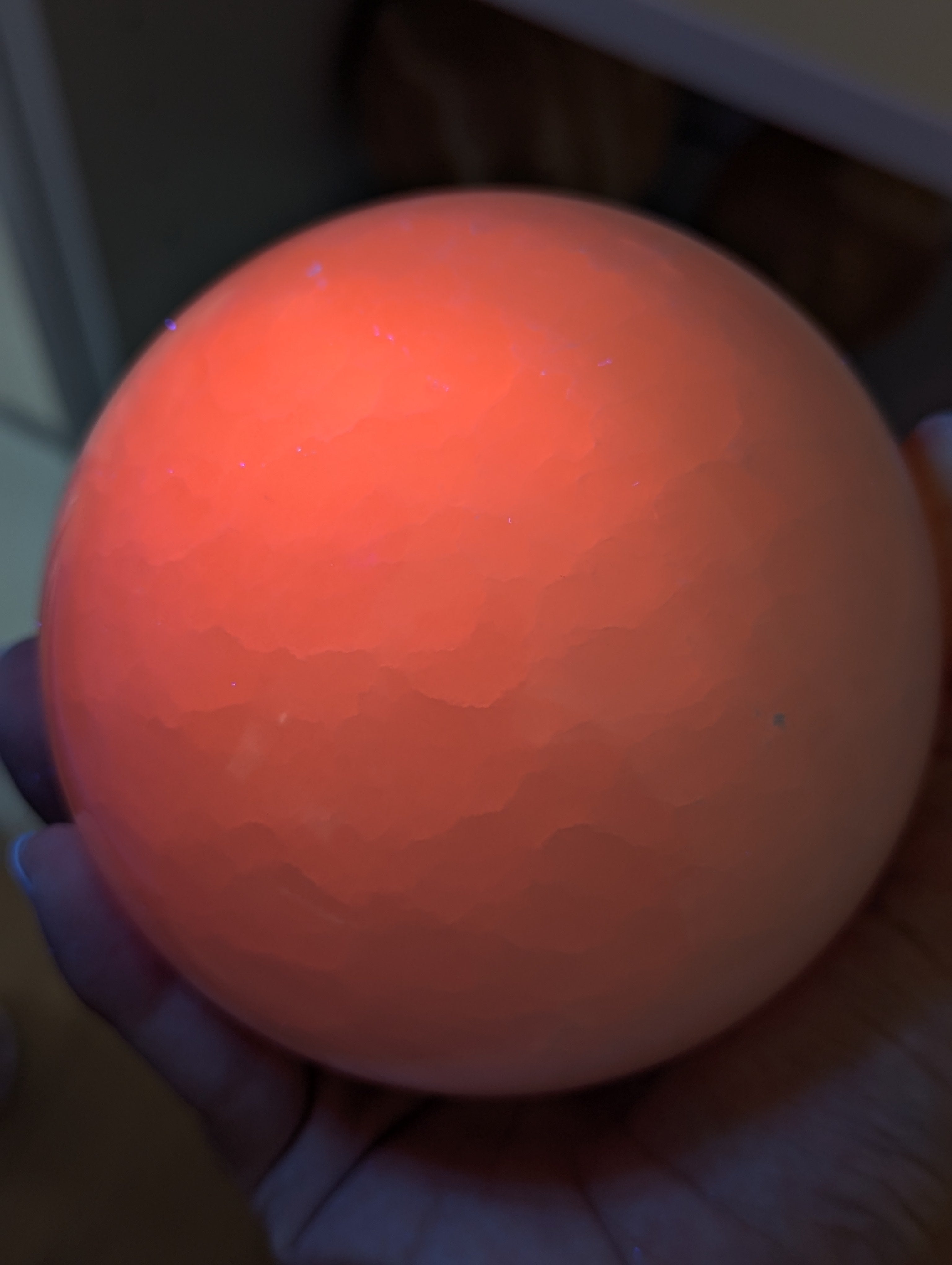 XL Mangano Calcit Kugel 11cm (UV-Aktiv)