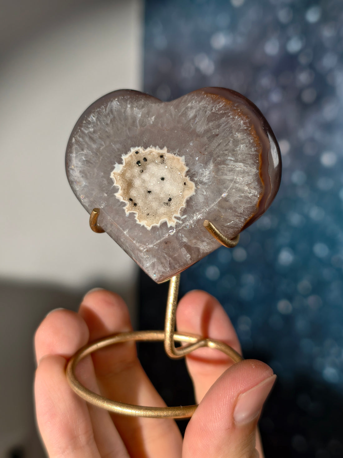 Druzy Achat Herz auf Goldständer