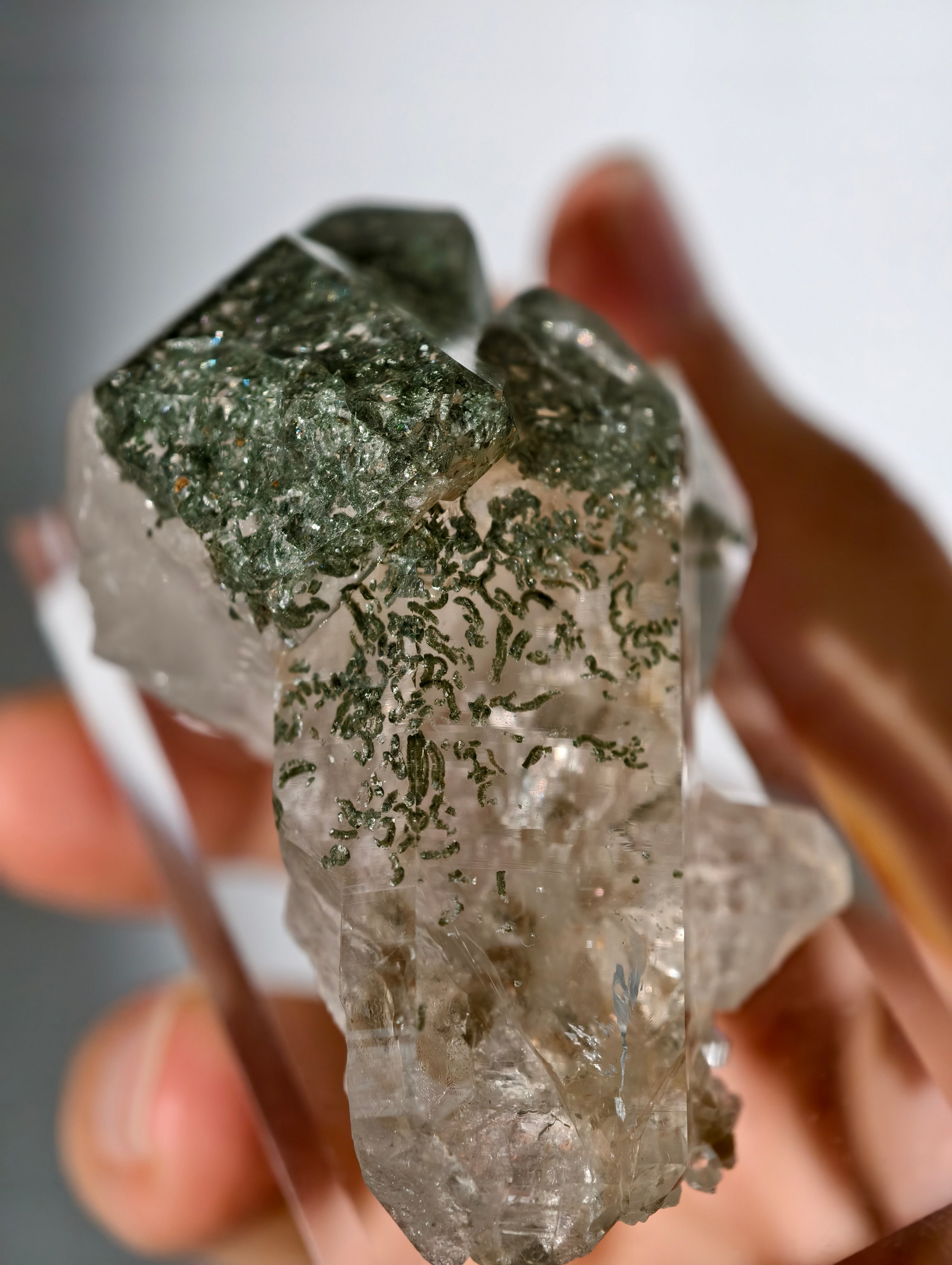 Himalaya Bergkristall Cluster mit Chlorit Einschlüssen