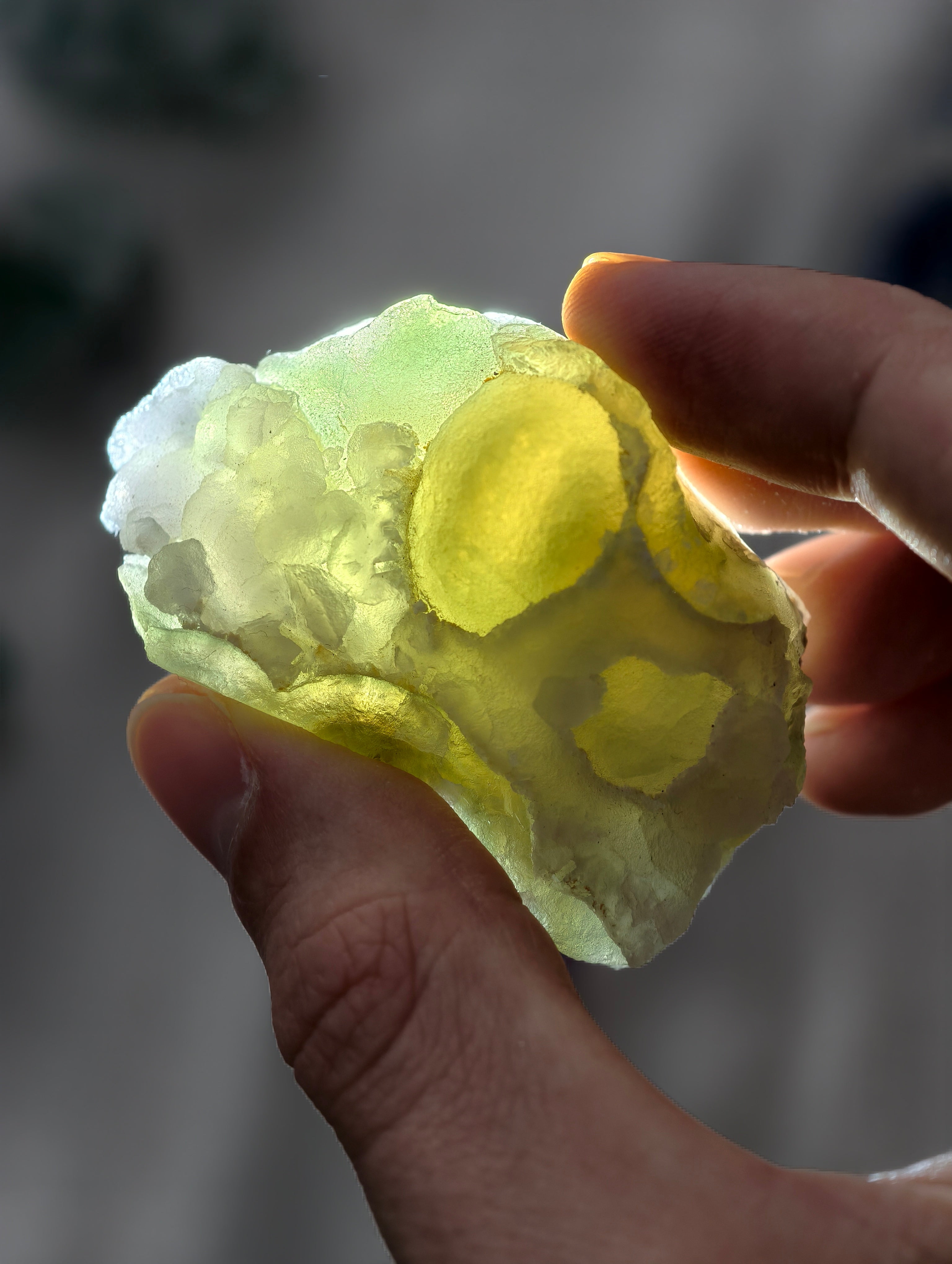 Botryoidaler grün & lila Fluorit (besonders & UV Aktiv, siehe Fotos)