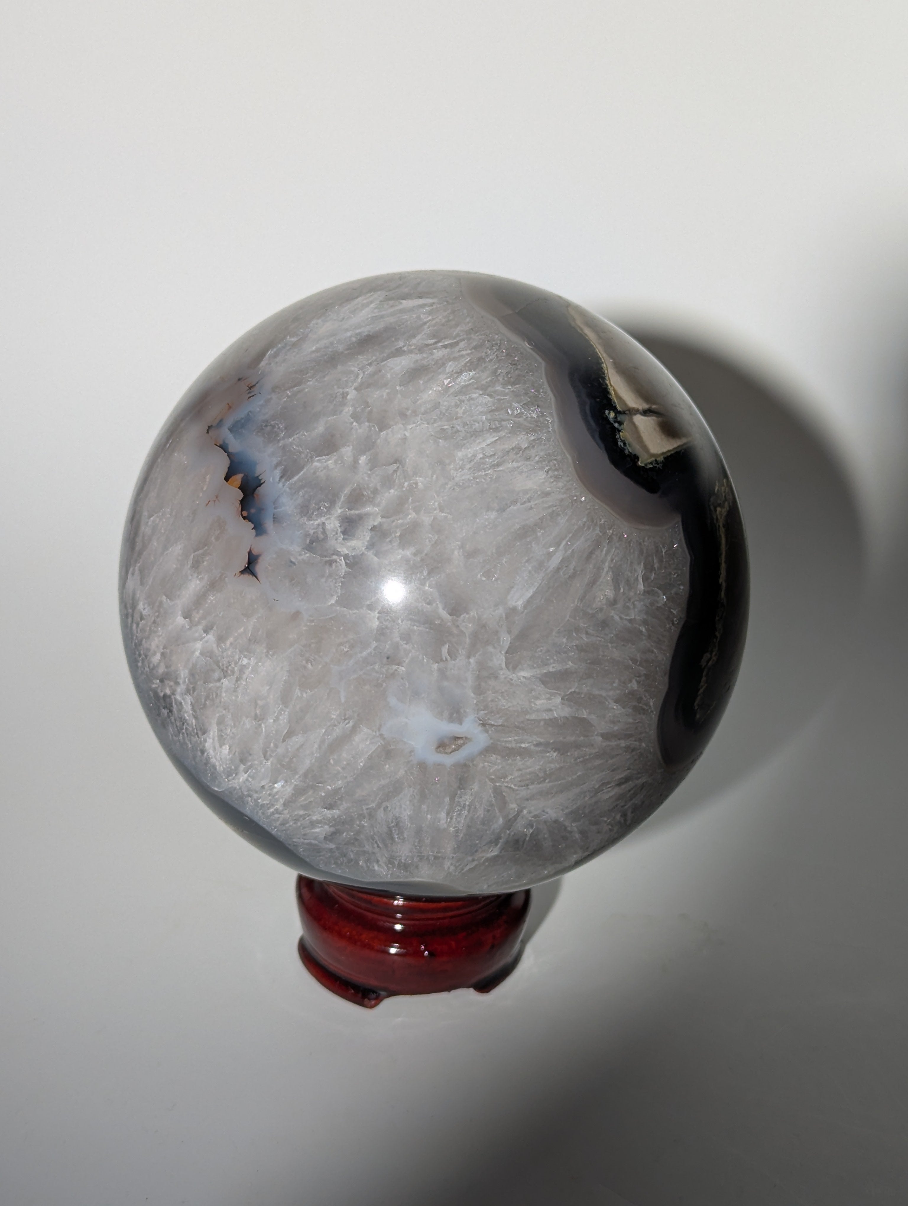 UV-Aktive Vulkan Achat Kugel mit viel Quarz🌋