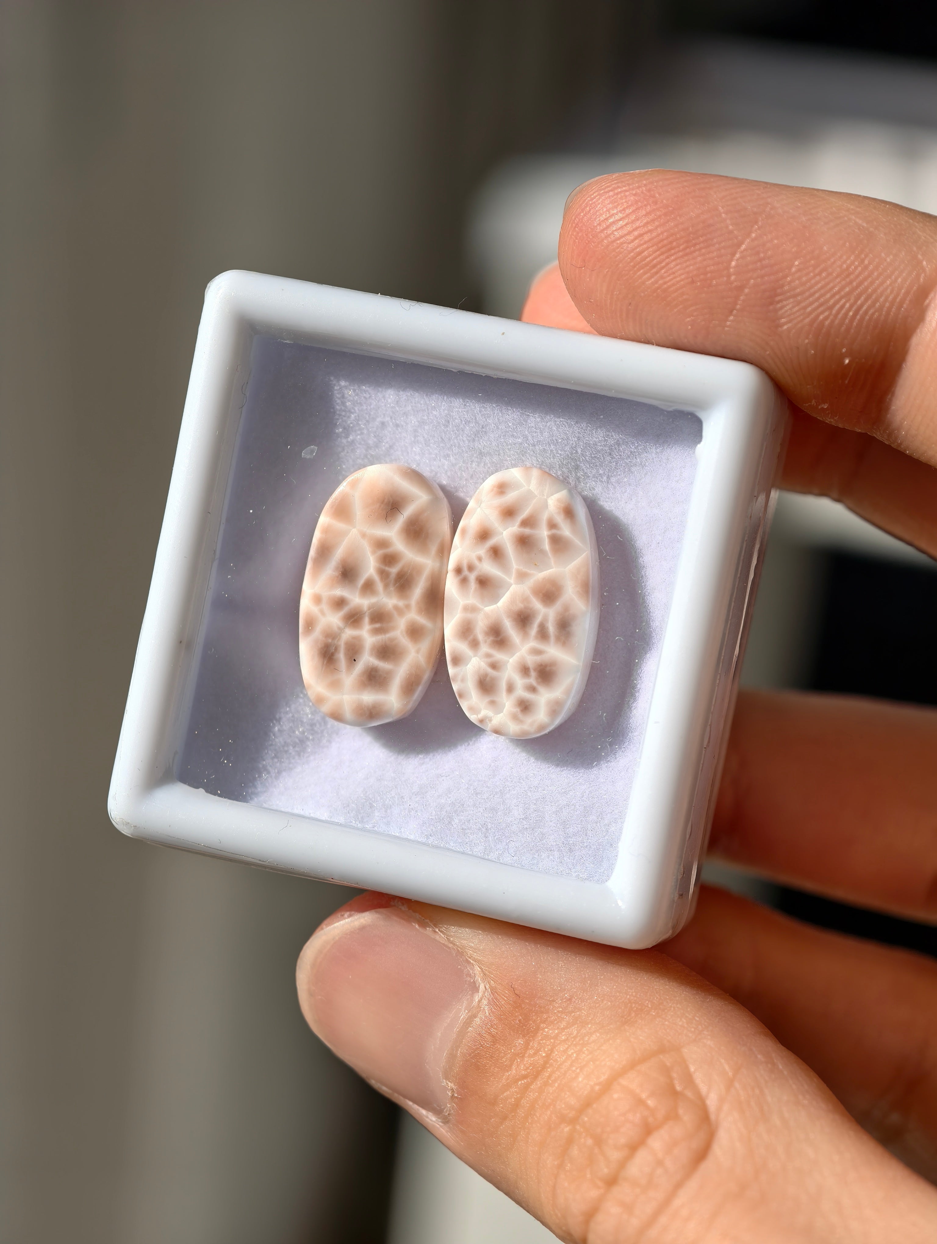 Natrolith "Pink Larimar" Cabochon Sets
