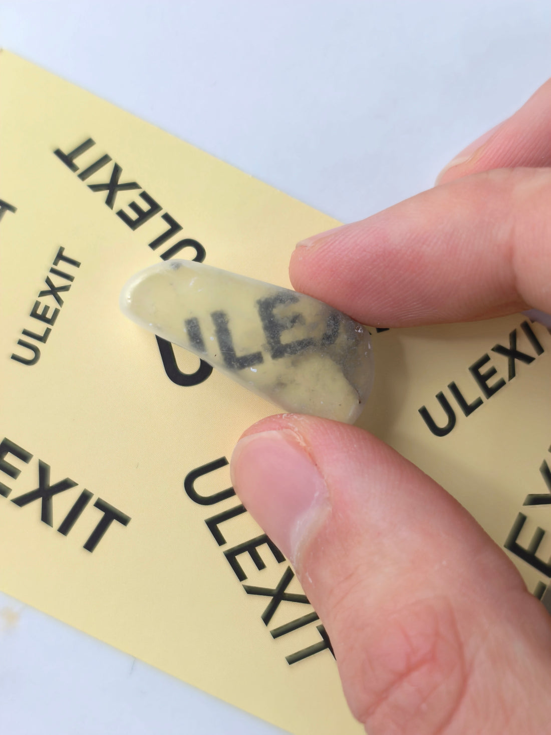 Ulexit TV-Stein / Fernsehstein geschliffen