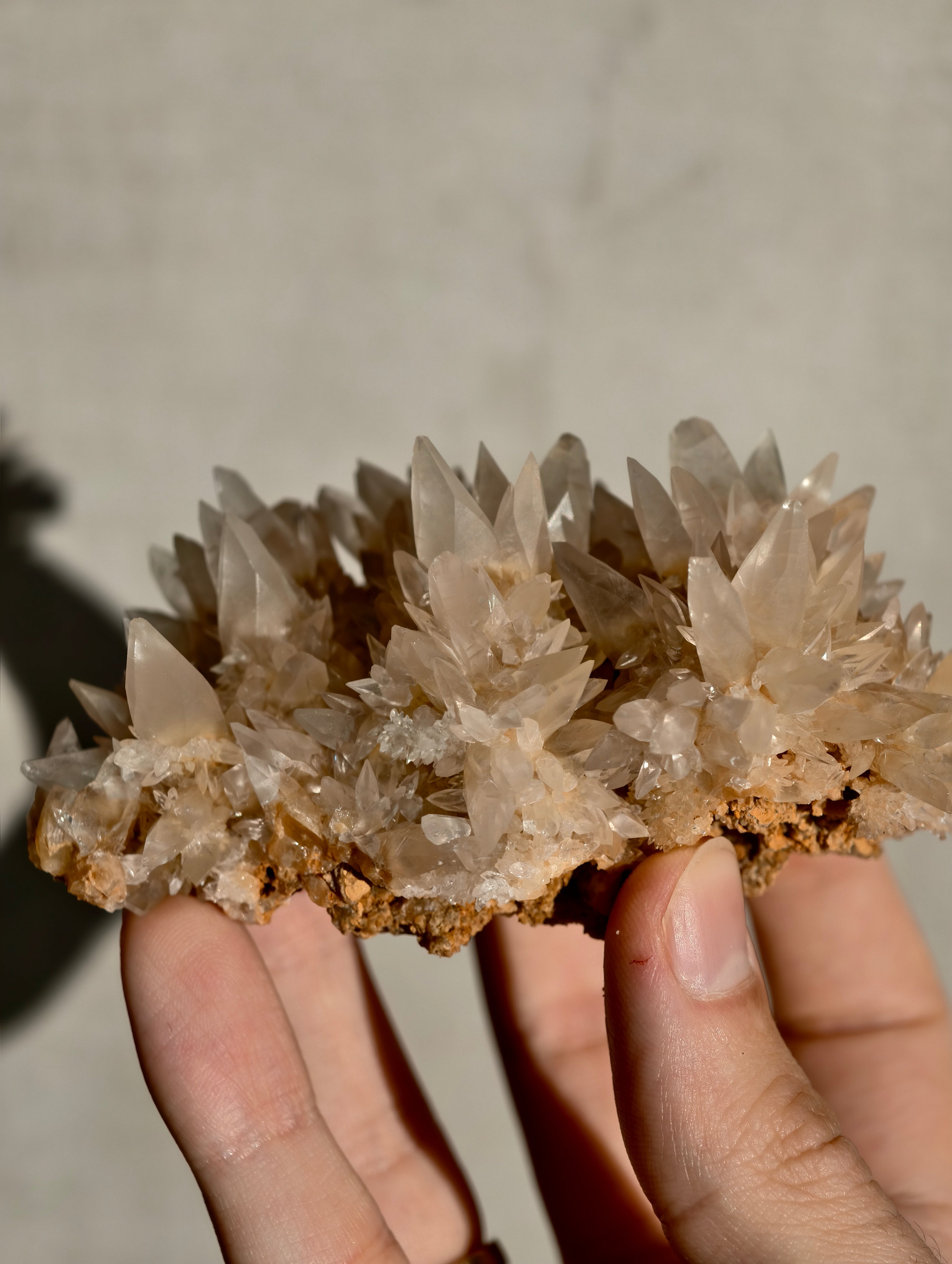 Ästhetische Calcit Spitzen Stufe aus Wenshan, China