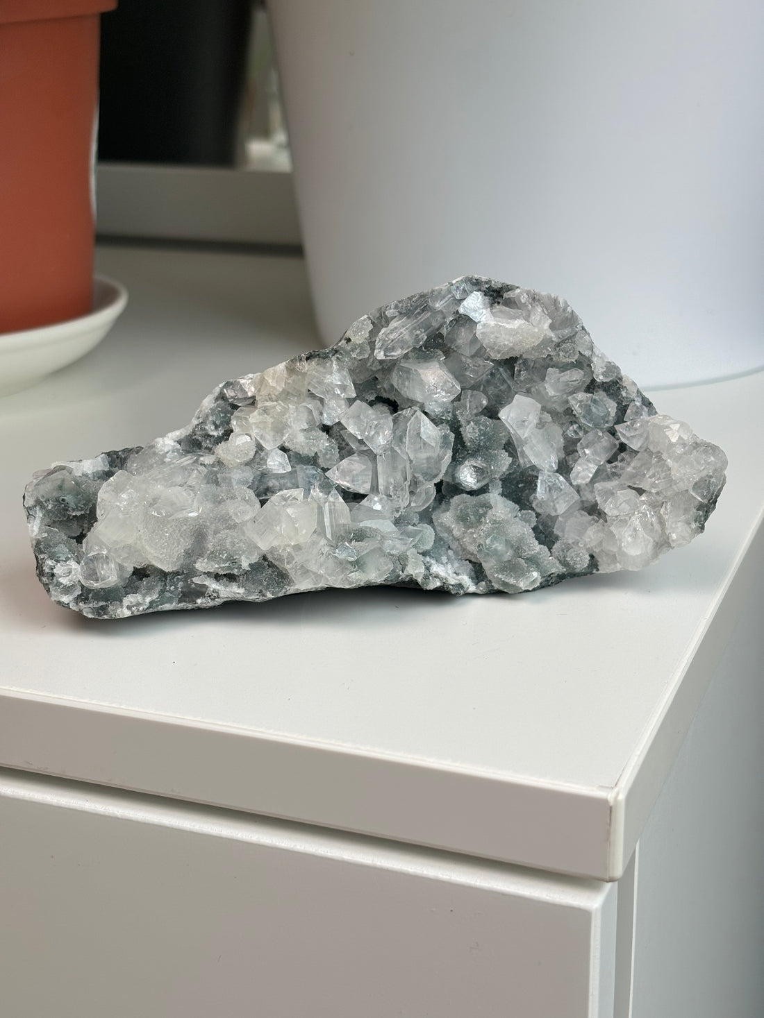 Diamant Apopyhllit auf grau/blauem Chalcedon