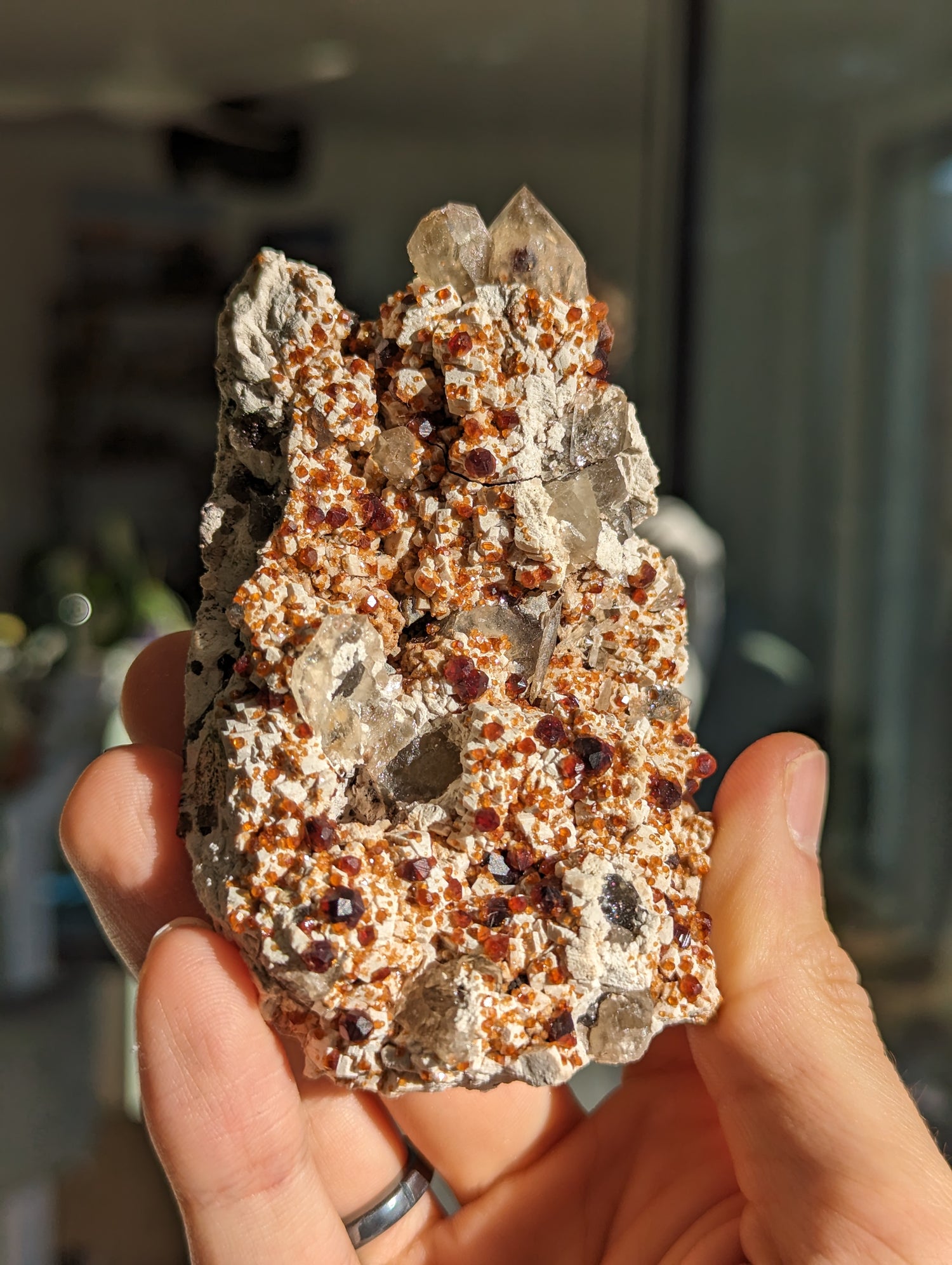 Spessartin Granat Cluster mit Rauchquarz