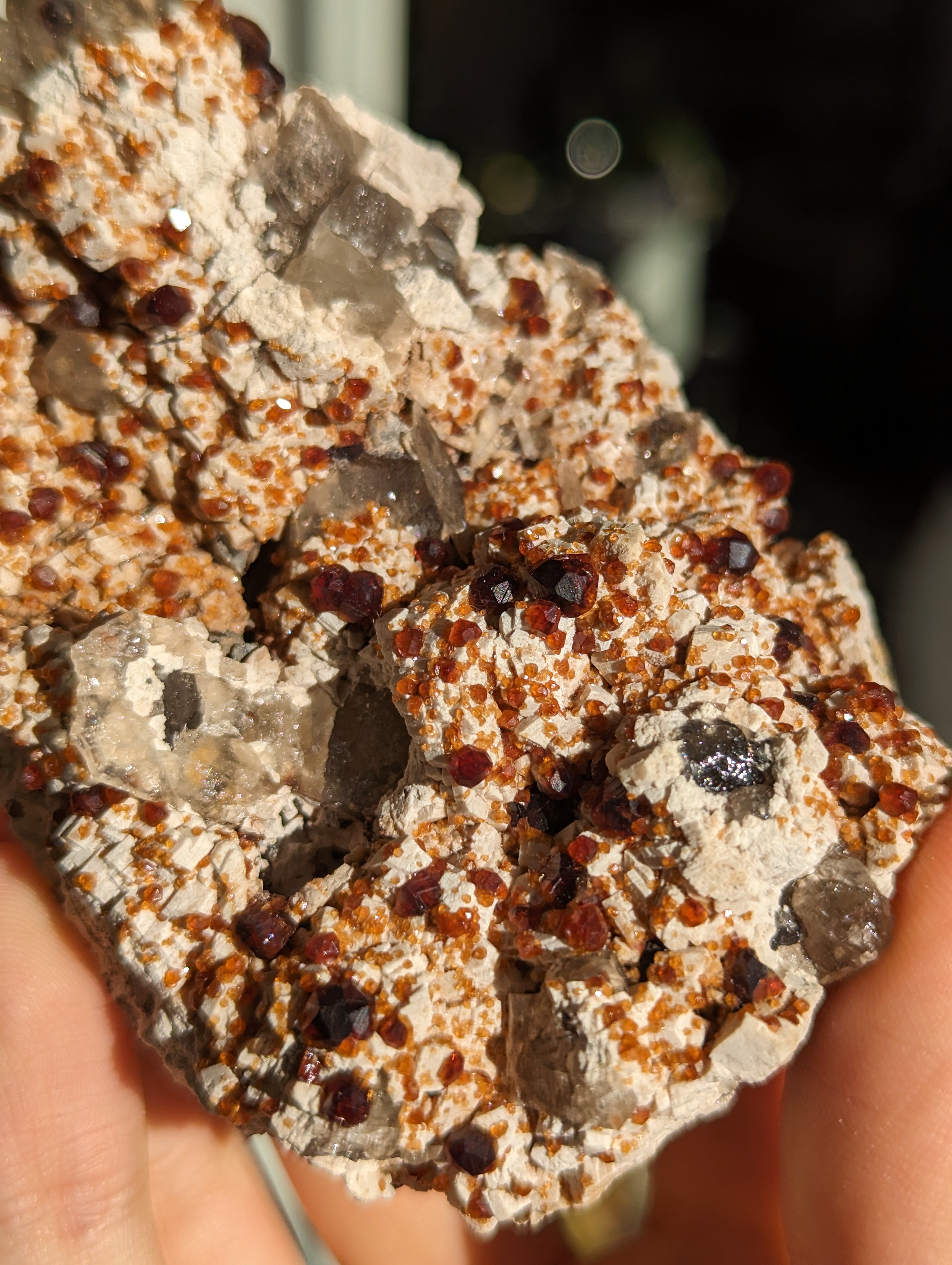 Spessartin Granat Cluster mit Rauchquarz