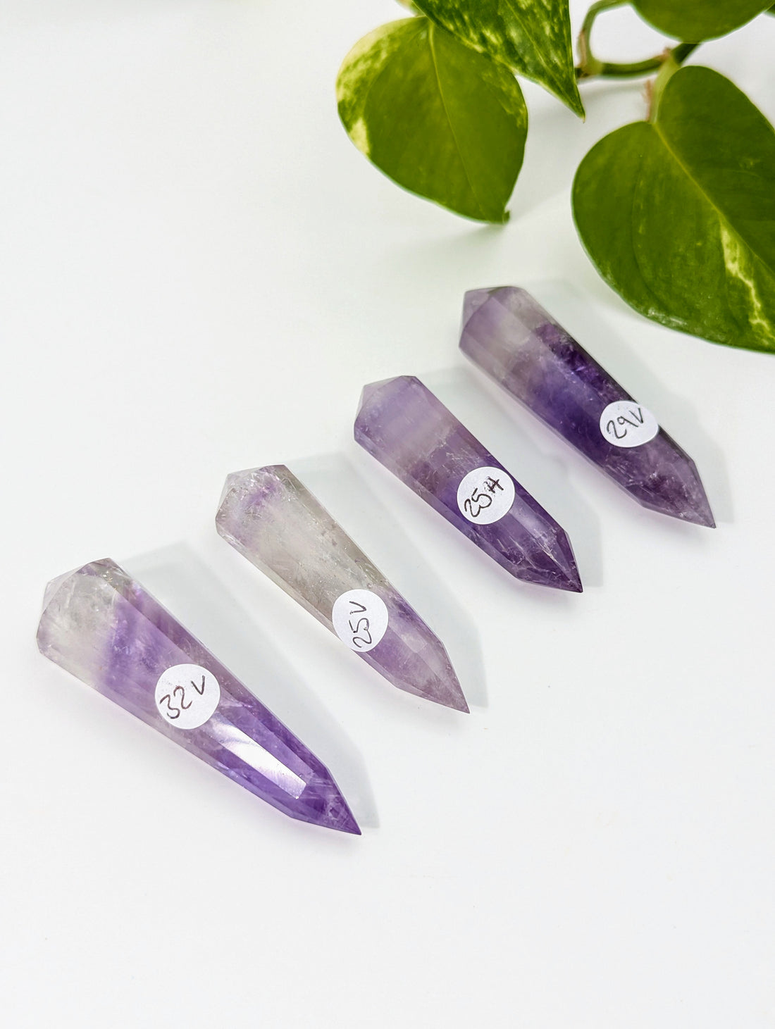 Amethyst Vogel Kristall mit Phantom mittelgroß