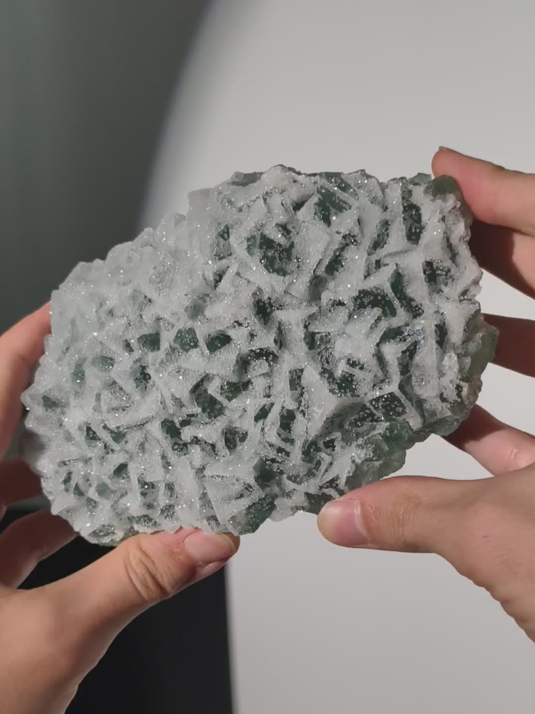 XL beidseitig Glitzernder Quarz auf Fluorit &