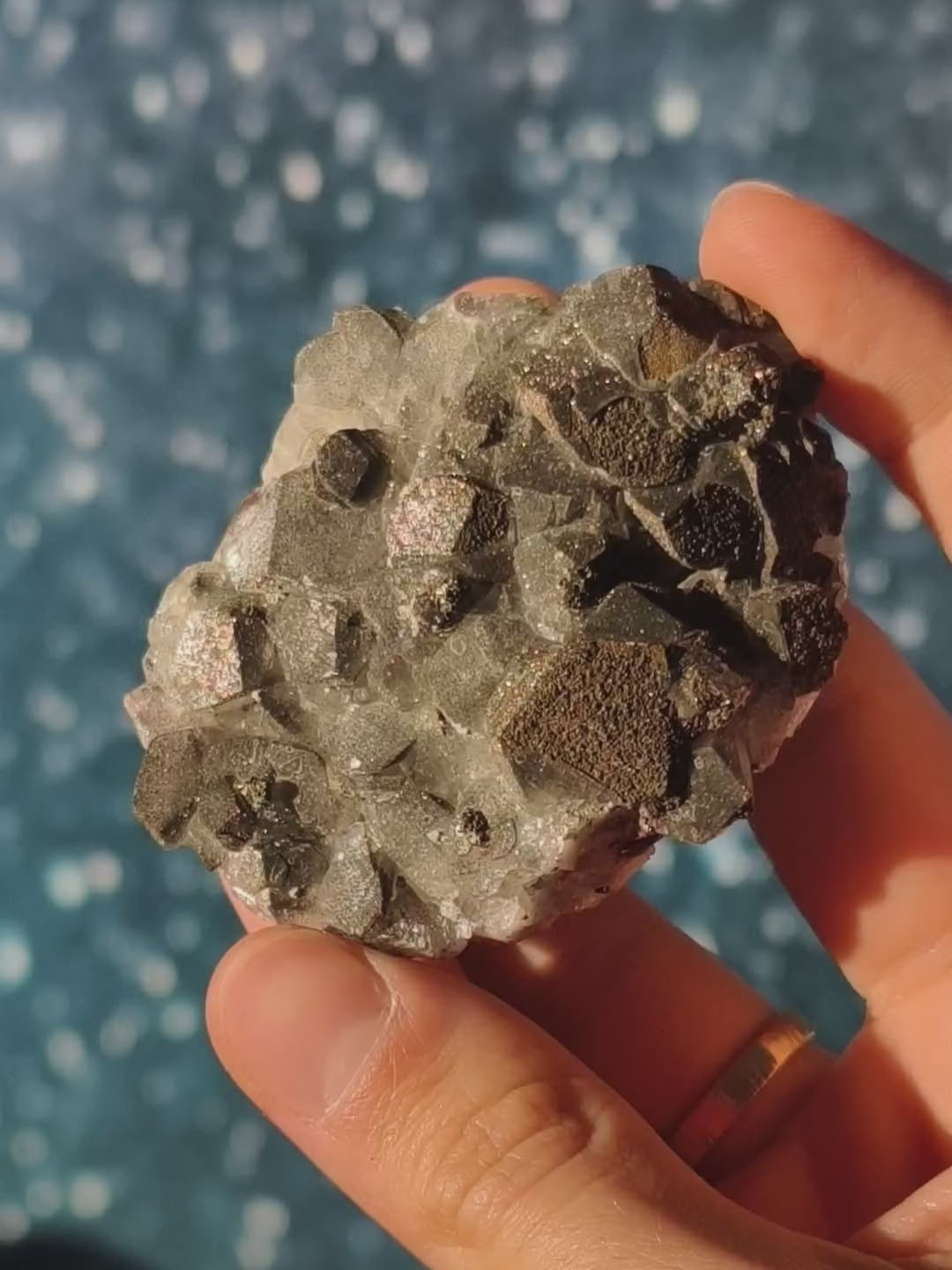 Chalkopyrit auf Calcit aus Hubei