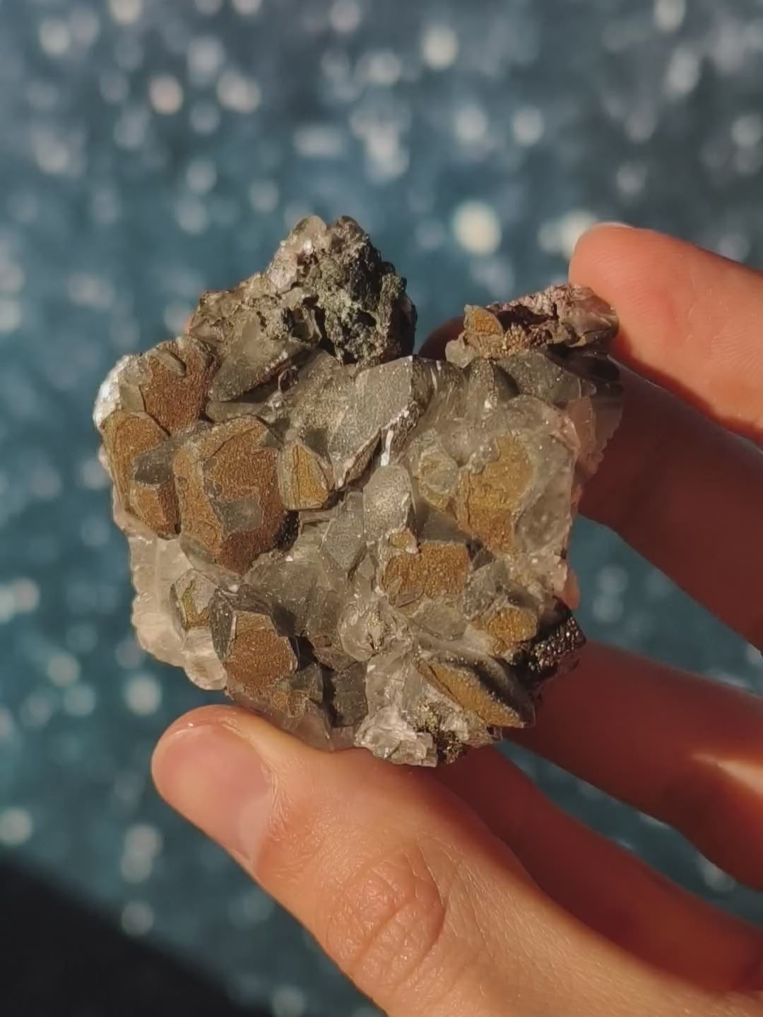 Chalkopyrit auf Calcit aus Hubei