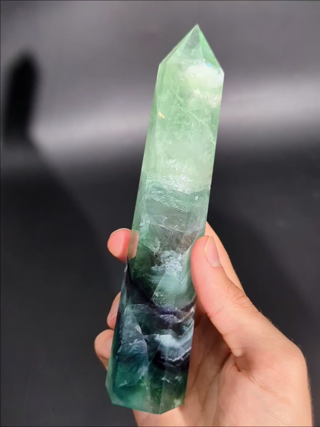 Großer grüner Fluorit Turm 18 cm