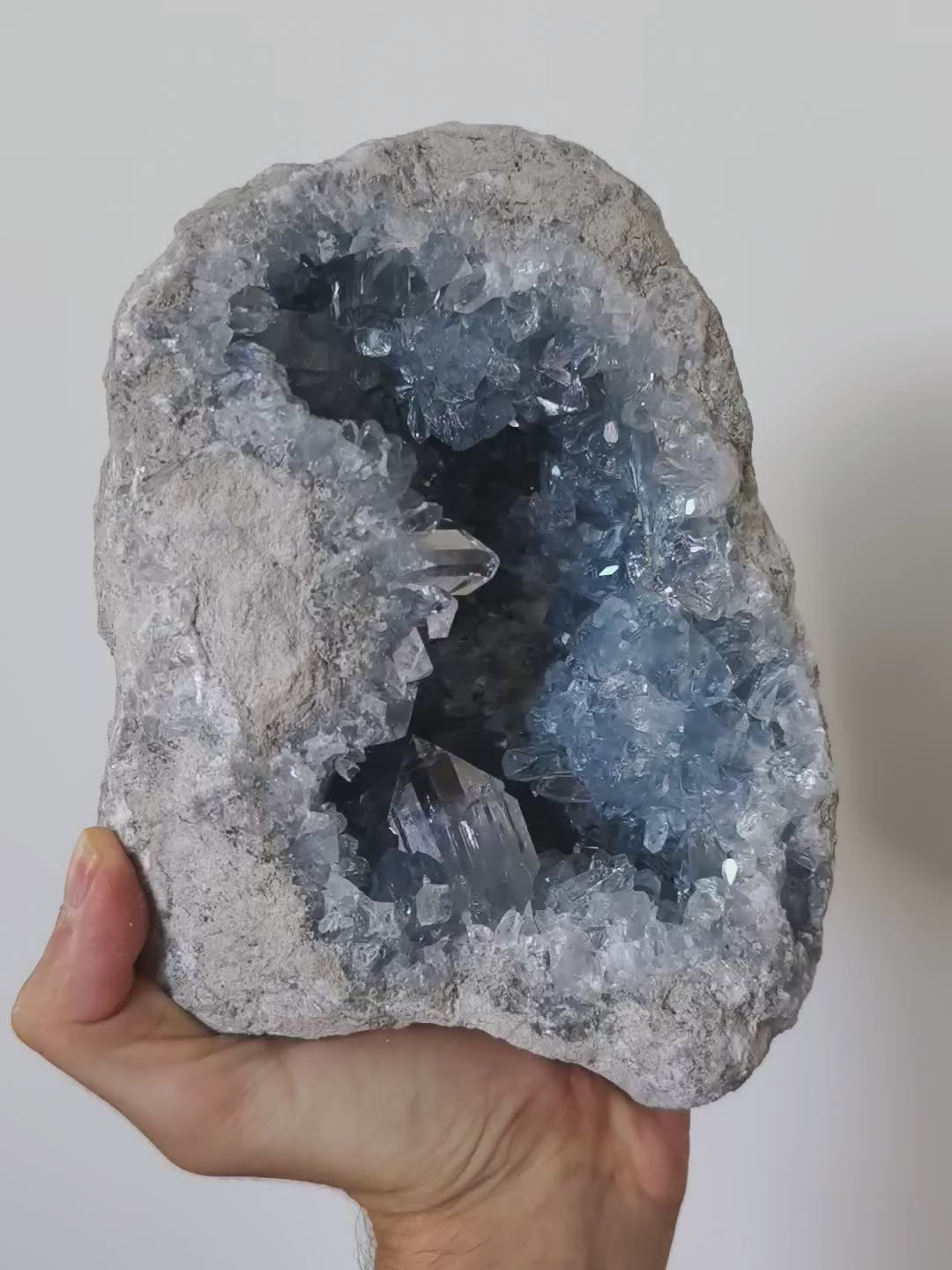 Große Coelestin Geode mit großen Kristallen! 💎
