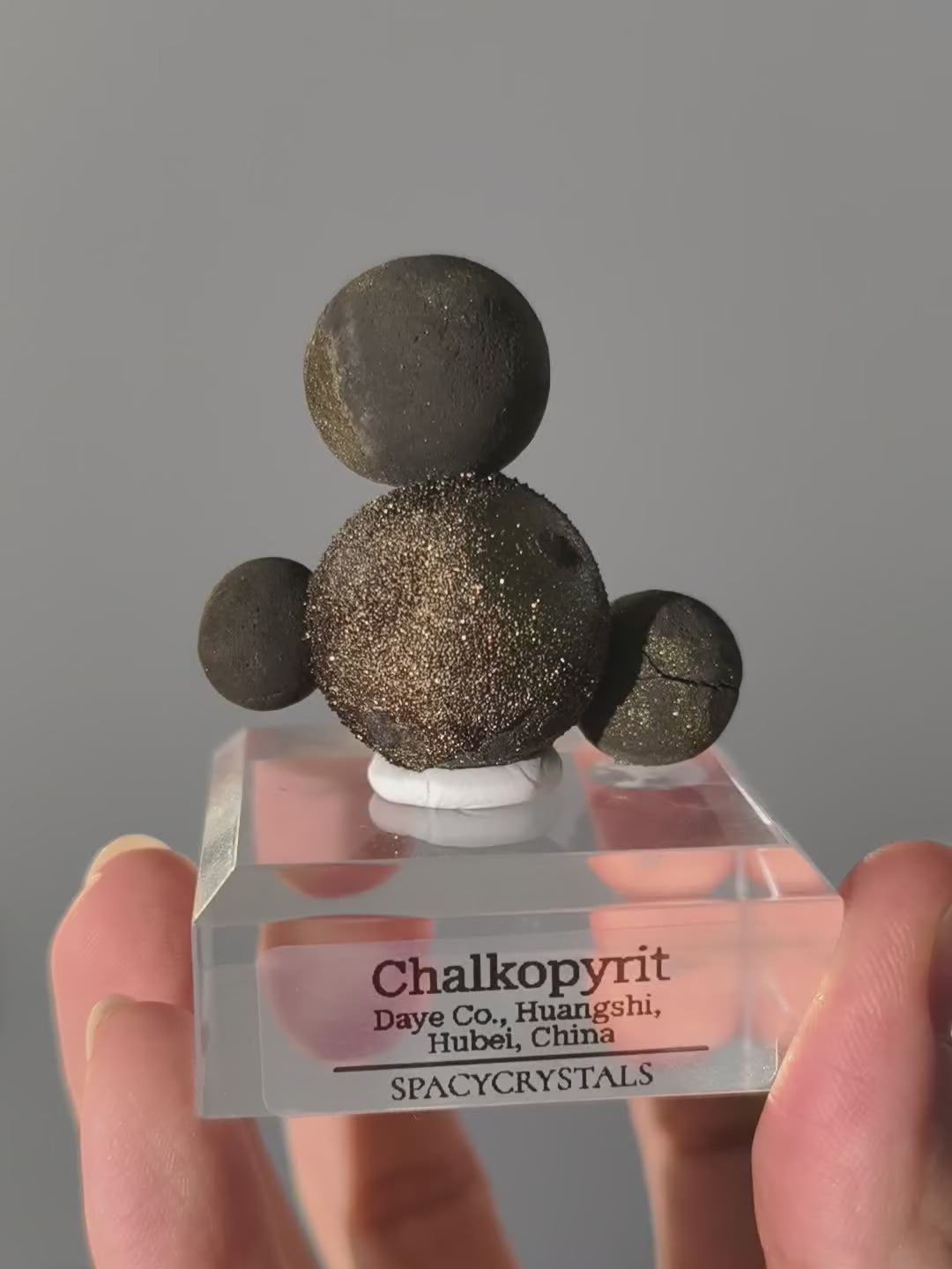 Seltenes Chalkopyrit &quot;Ball&quot; Cluster auf Podest