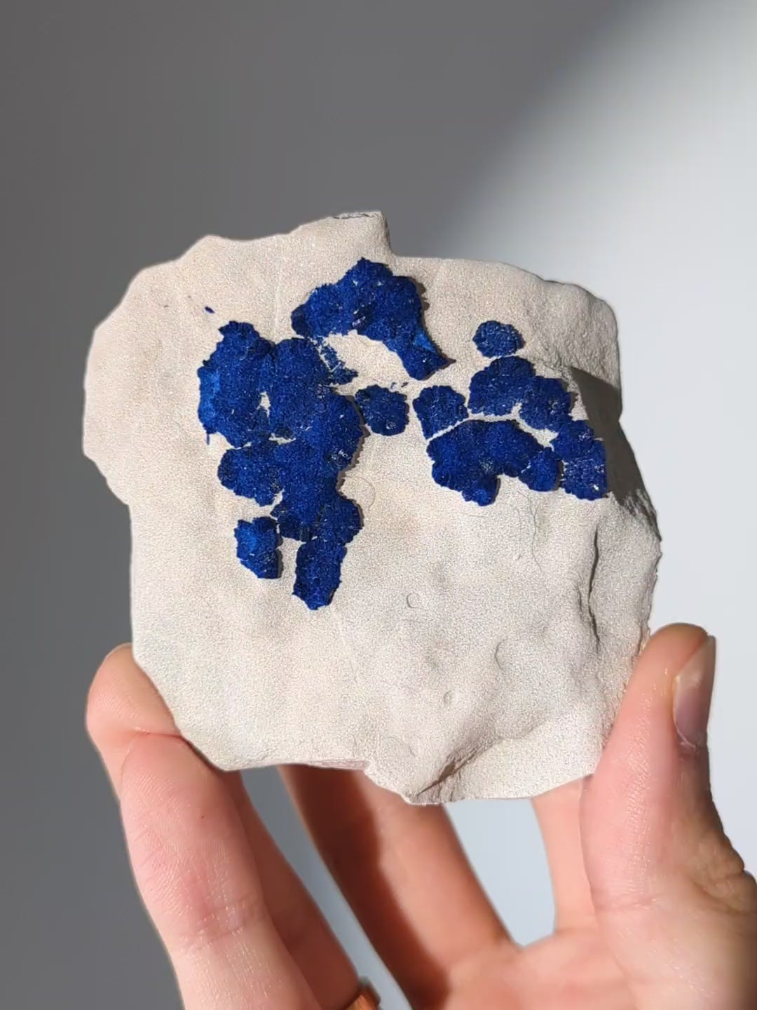 Azurit Sonne auf Kaolinit Matrix aus Australien