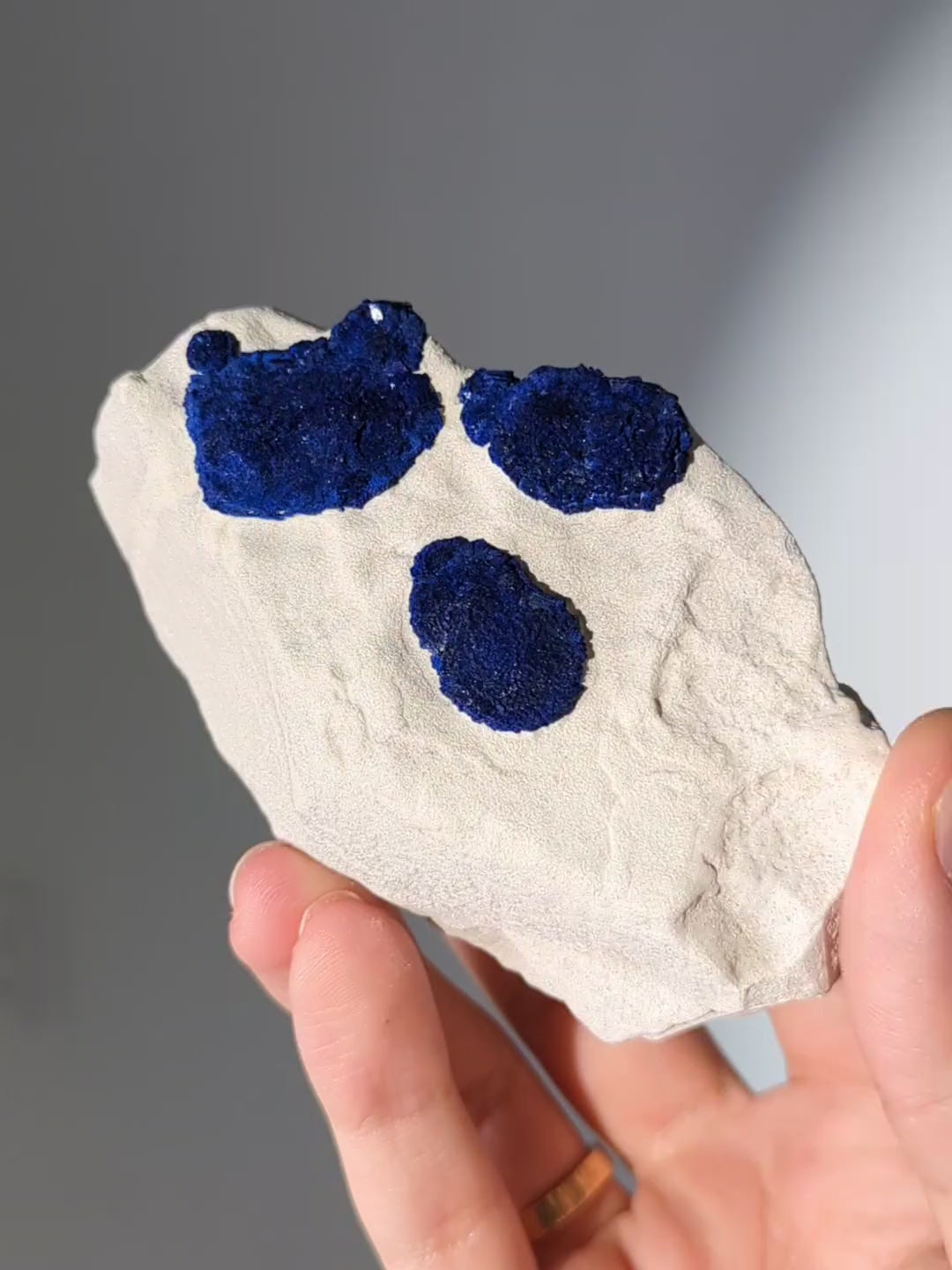 Azurit Sonne auf Kaolinit Matrix aus Australien