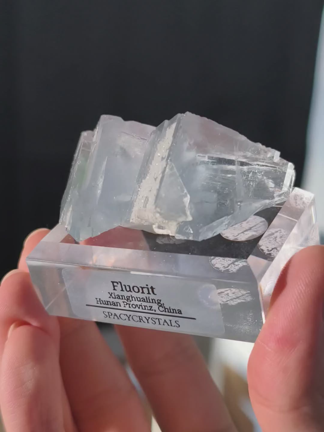 Glasig hellblauer Fluorit Xianghualing Mine ❄️