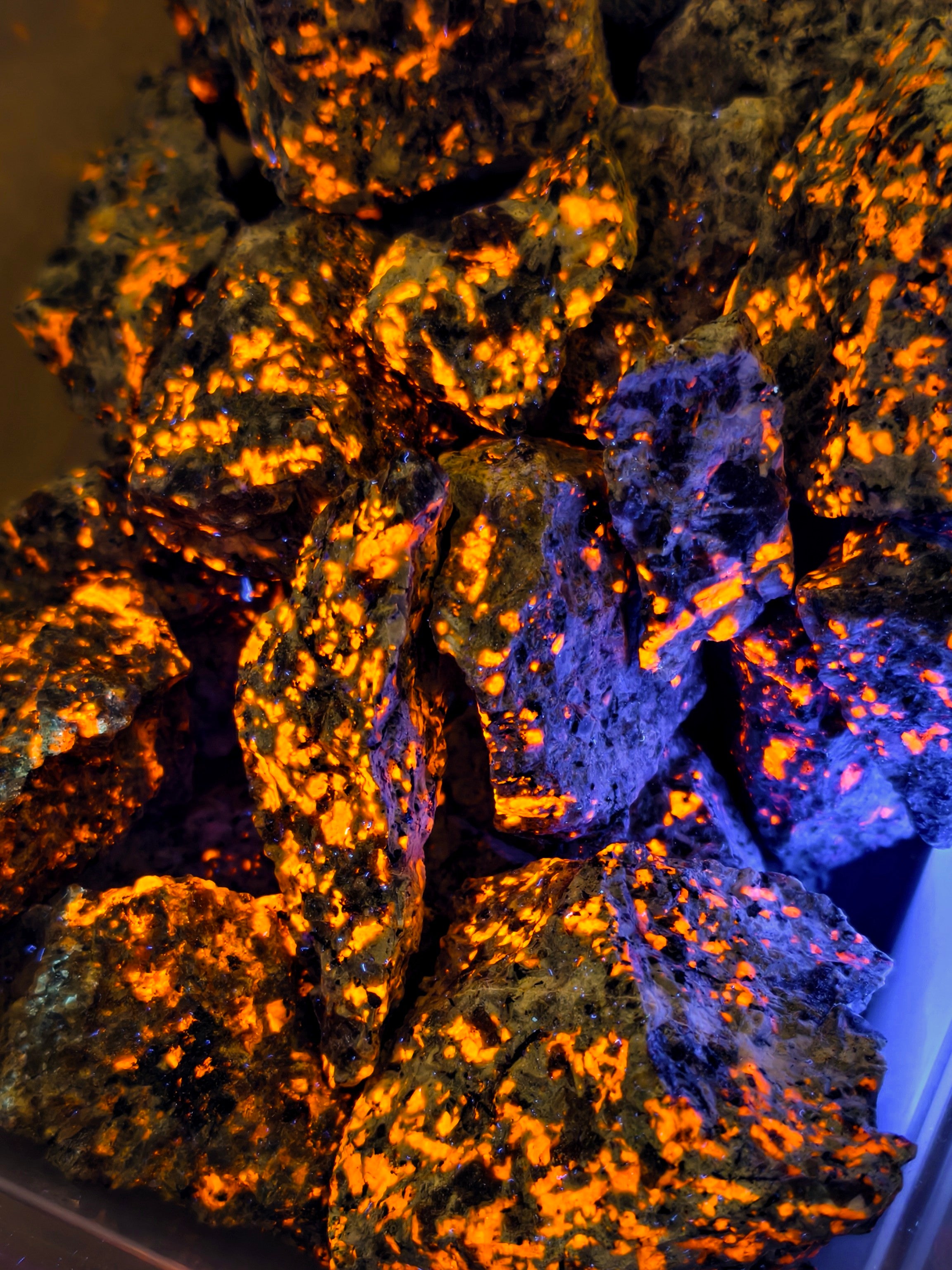 Yooperlith Rohsteine (stark UV Aktiv)