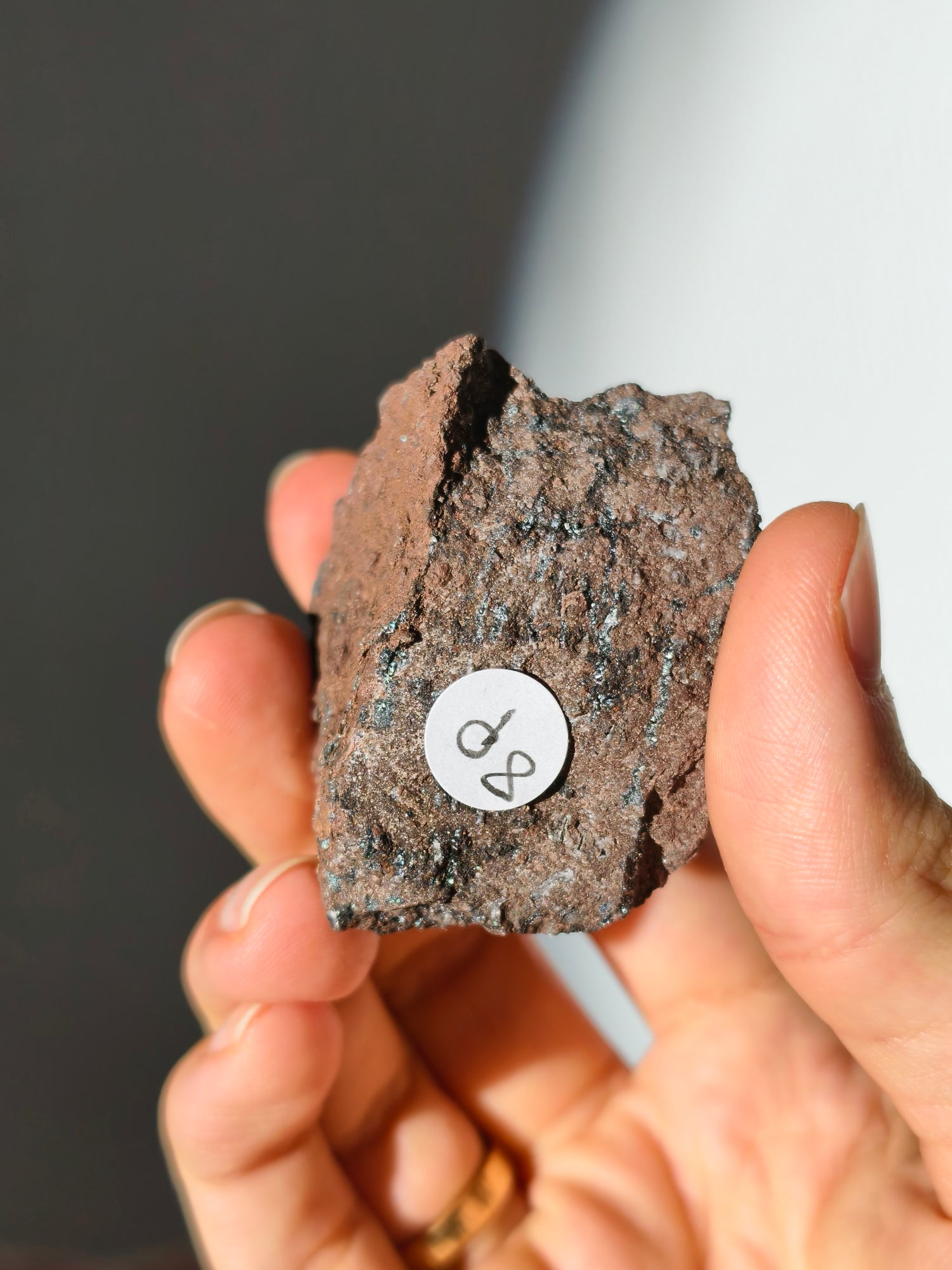 Schimmernder Pyrolusit aus Marokko