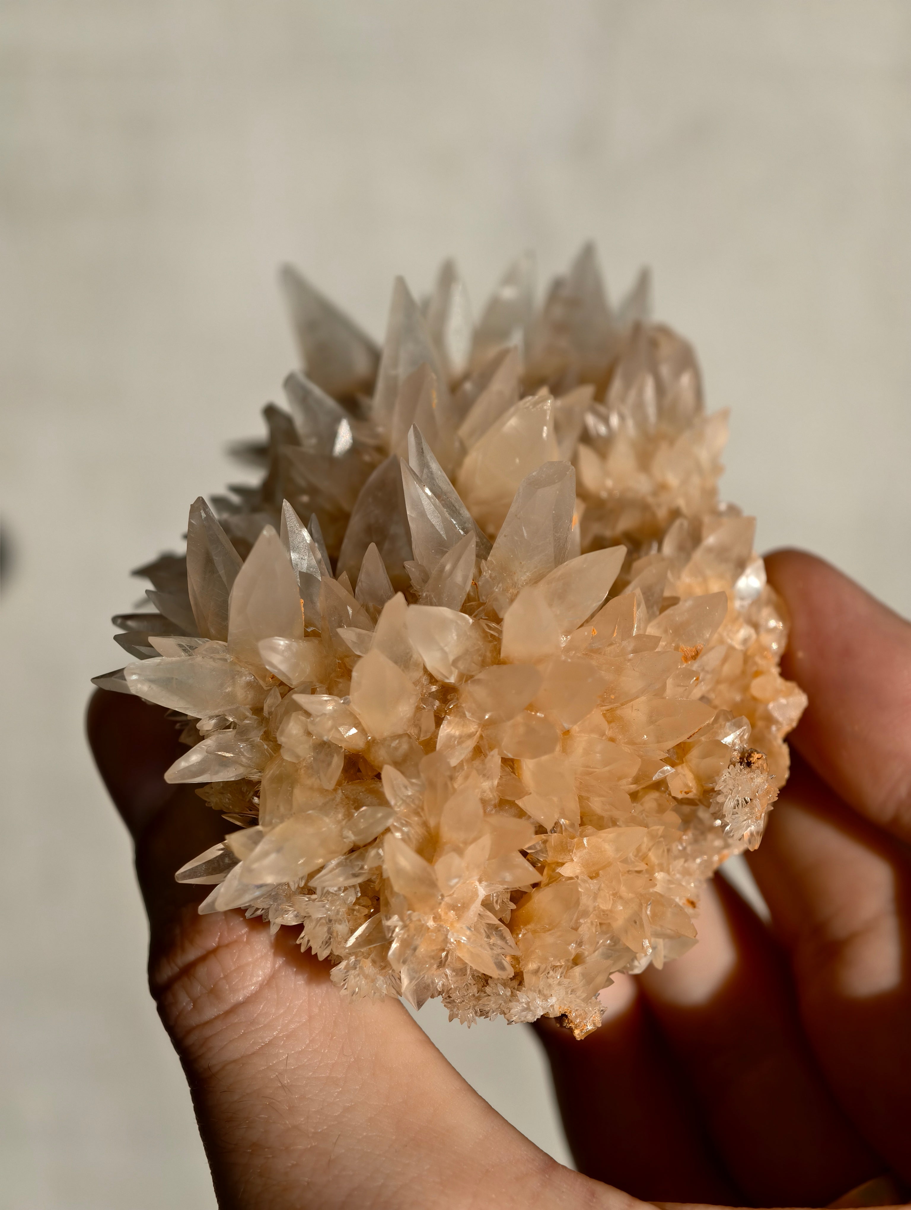 Ästhetische Calcit Spitzen Stufe aus Wenshan, China