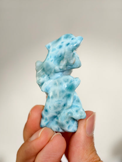 Larimar Delphine Figur Schnitzerei