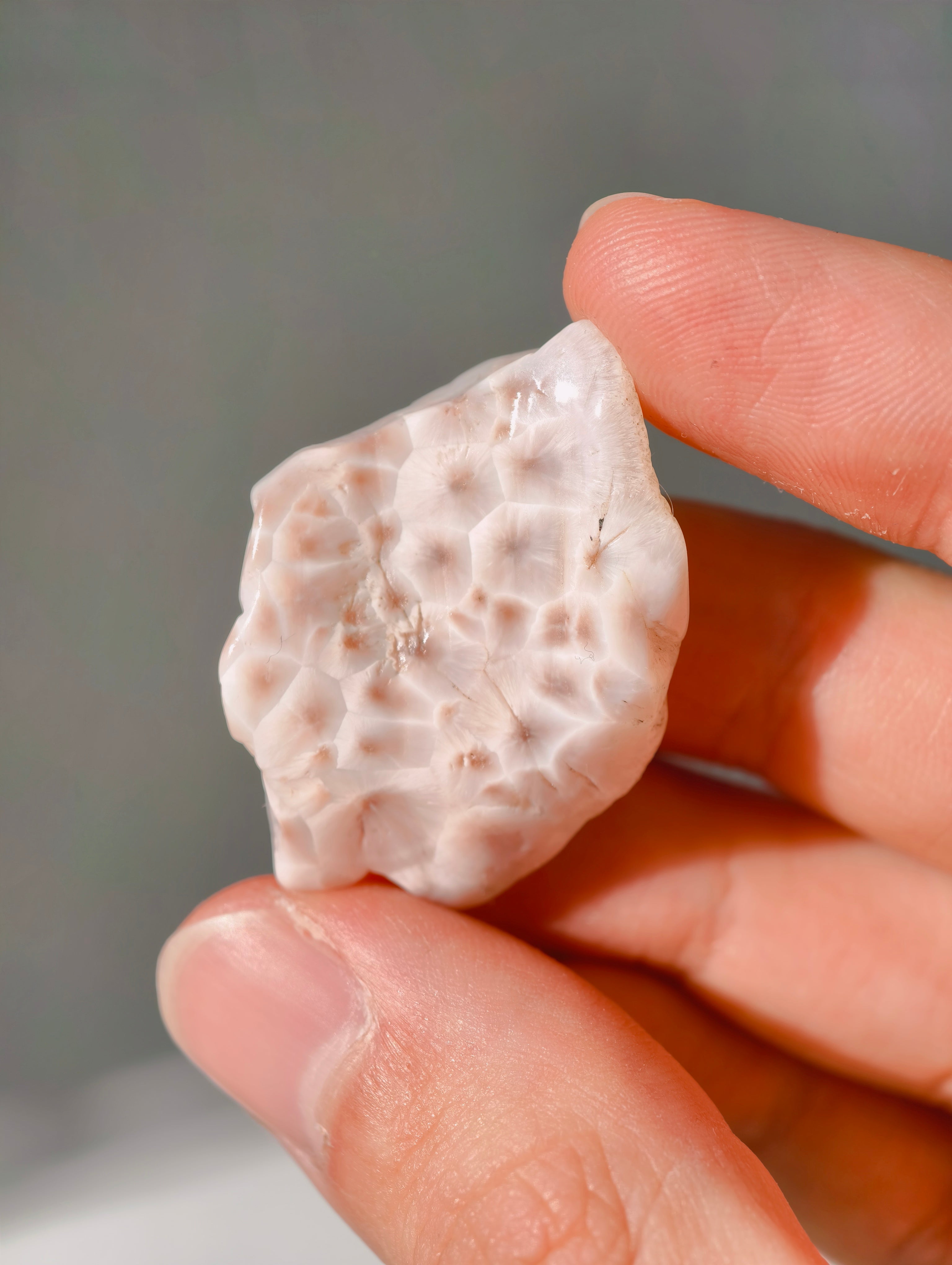 Natrolith "Pink Larimar" Freiformen