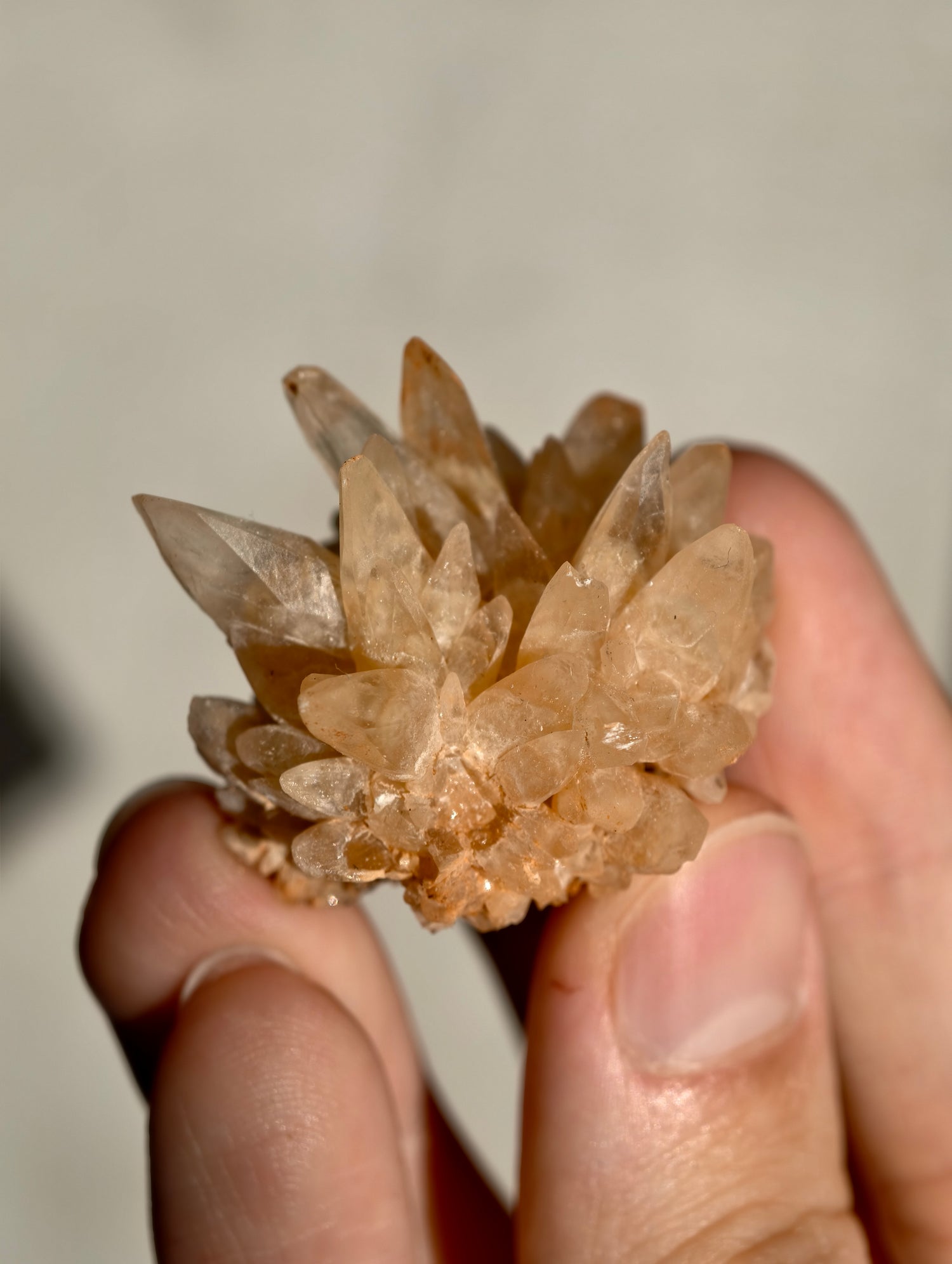Ästhetische Calcit Spitzen Stufe aus Wenshan, China