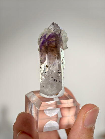 Streep Mine Amethyst Spitze mit Prehnit aus Goboboseb, Namibia