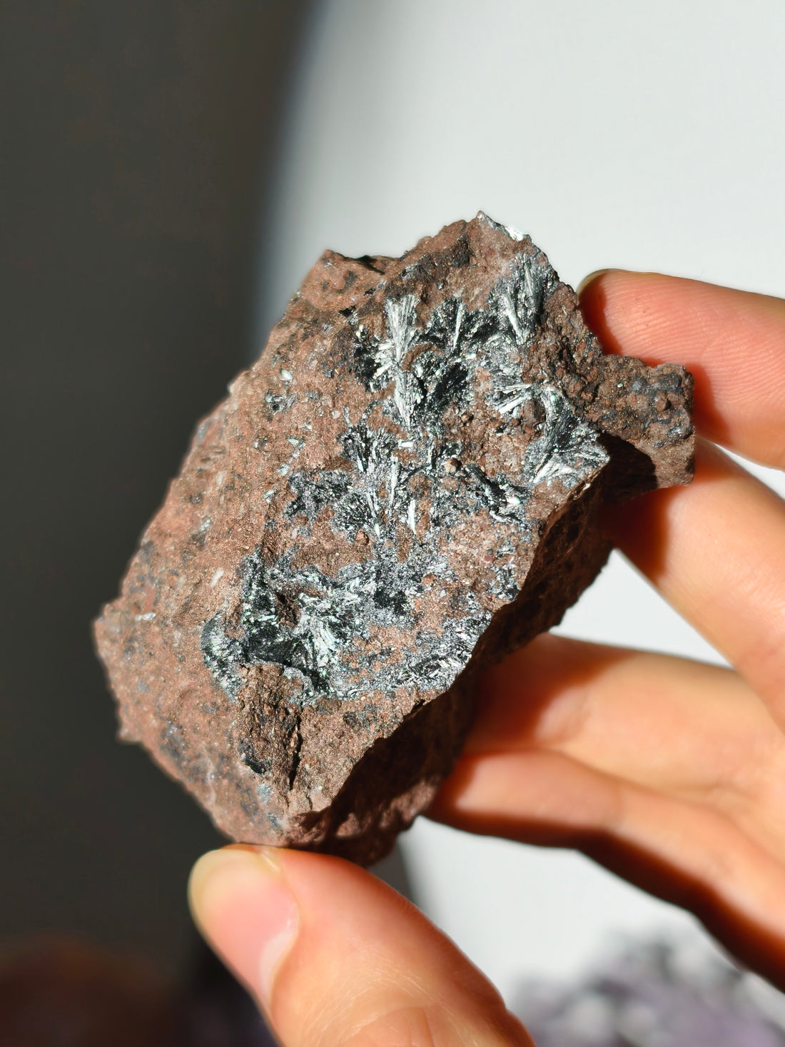 Schimmernder Pyrolusit aus Marokko