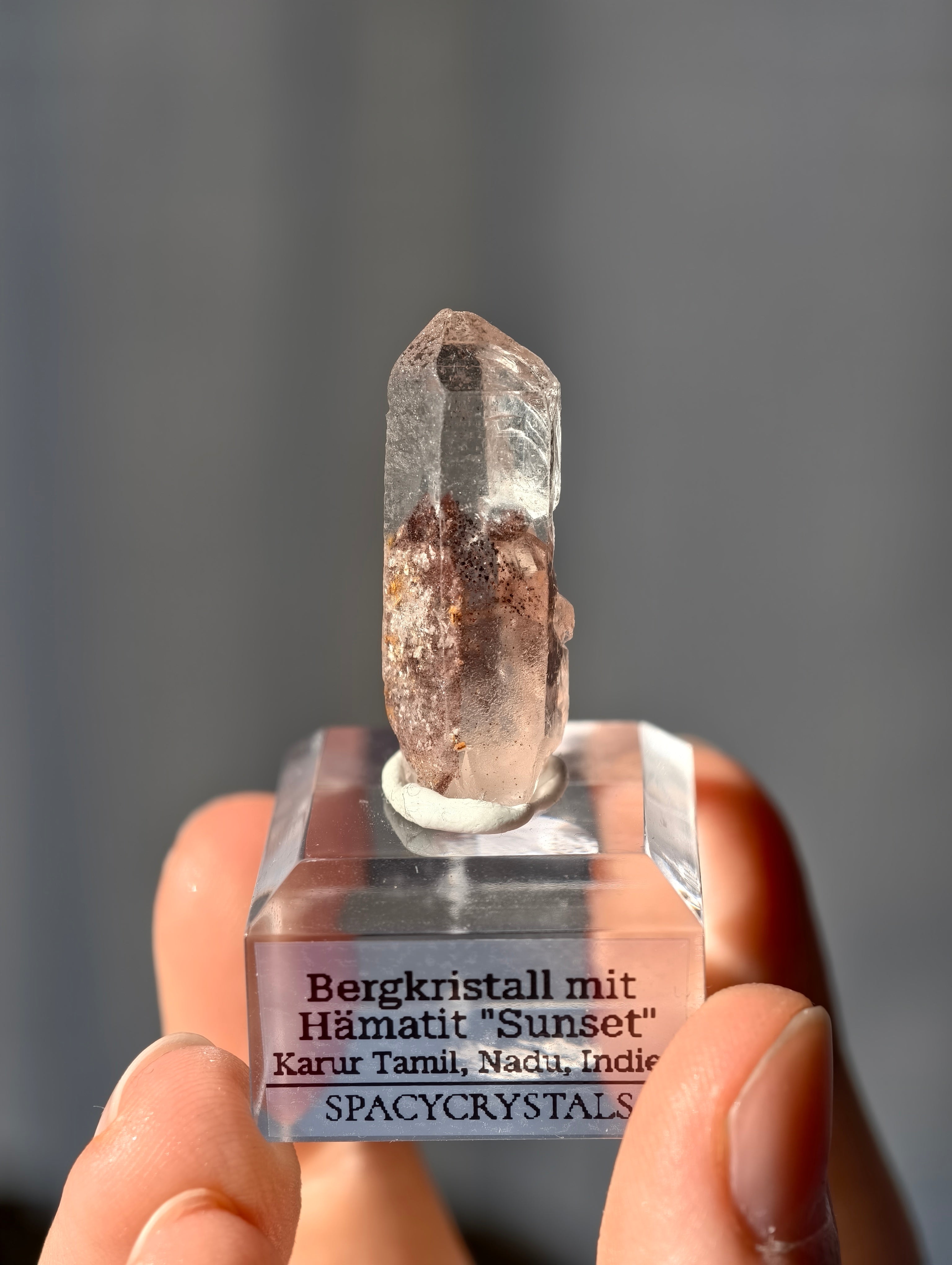 Bergkristall mit rotem Hämatit Phantom aus Indien "Sunset Quarz"