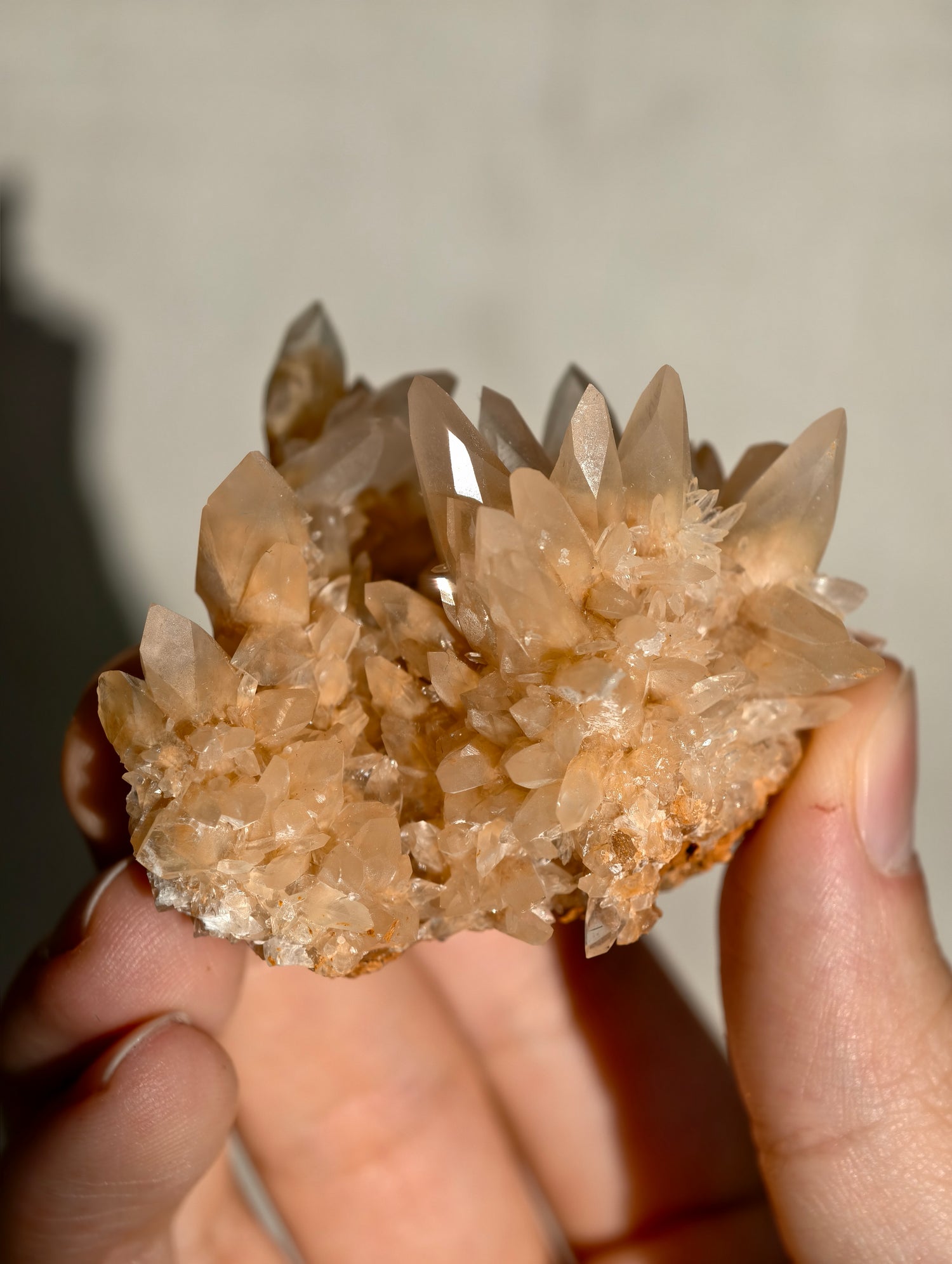 Ästhetische Calcit Spitzen Stufe aus Wenshan, China