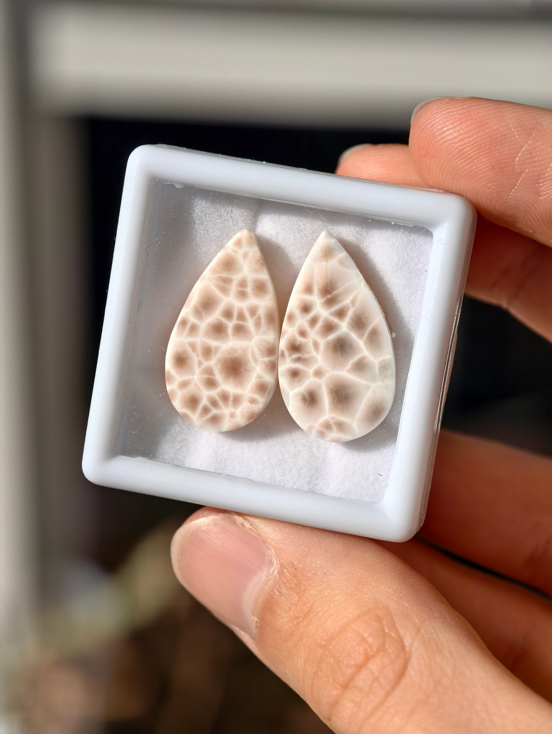Natrolith "Pink Larimar" Cabochon Sets