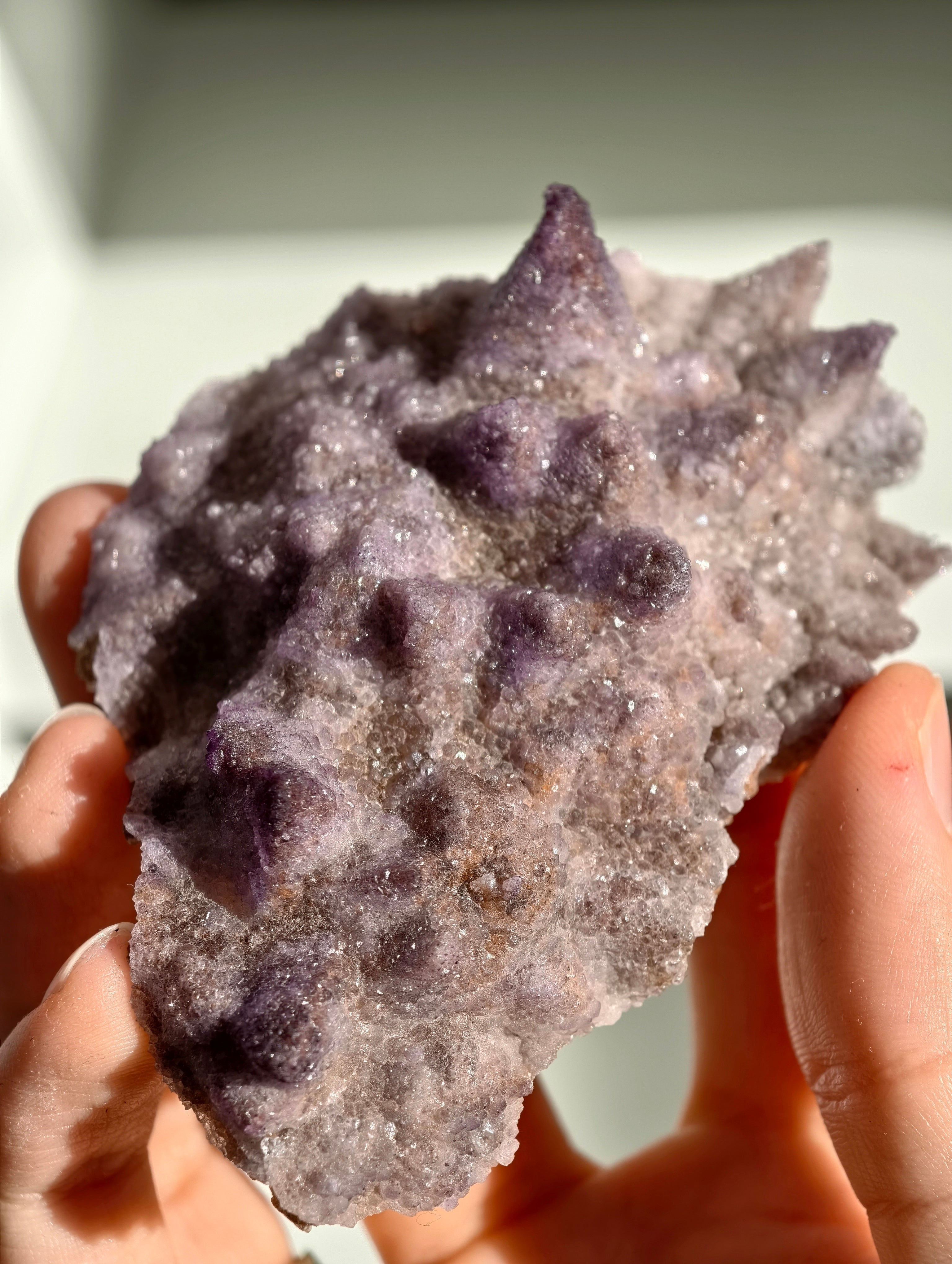 Lila Yttriumfluorit auf Dogtooth Calcit