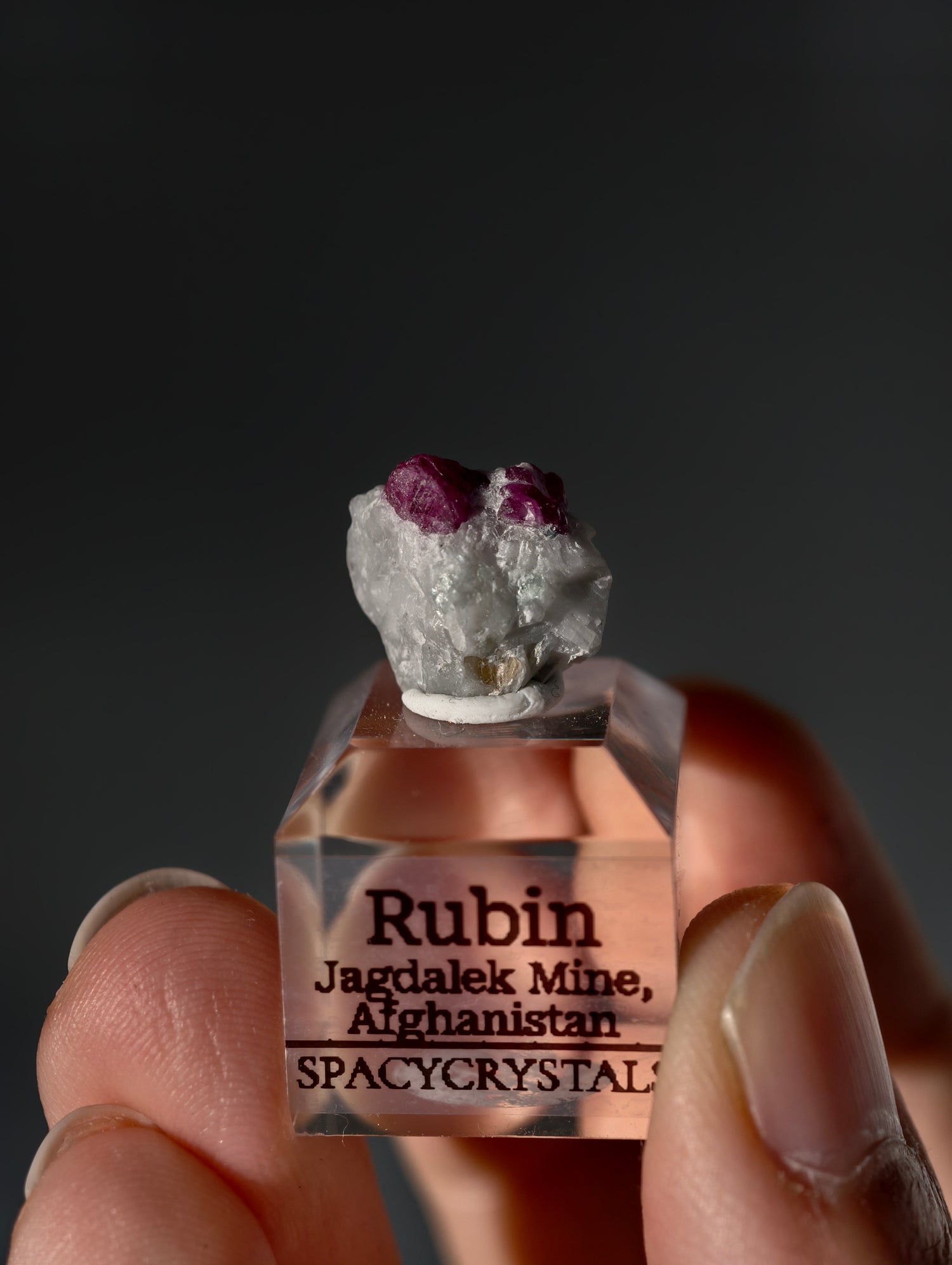 Pinker Rubin in Marmor