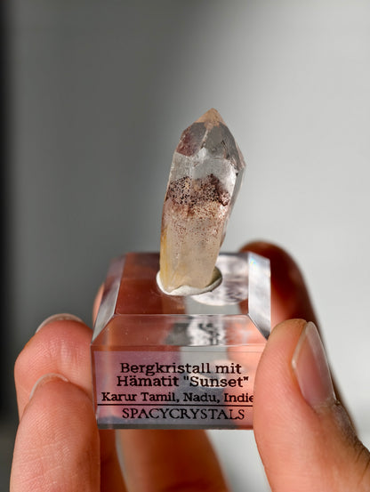 Bergkristall mit rotem Hämatit Phantom aus Indien "Sunset Quarz"