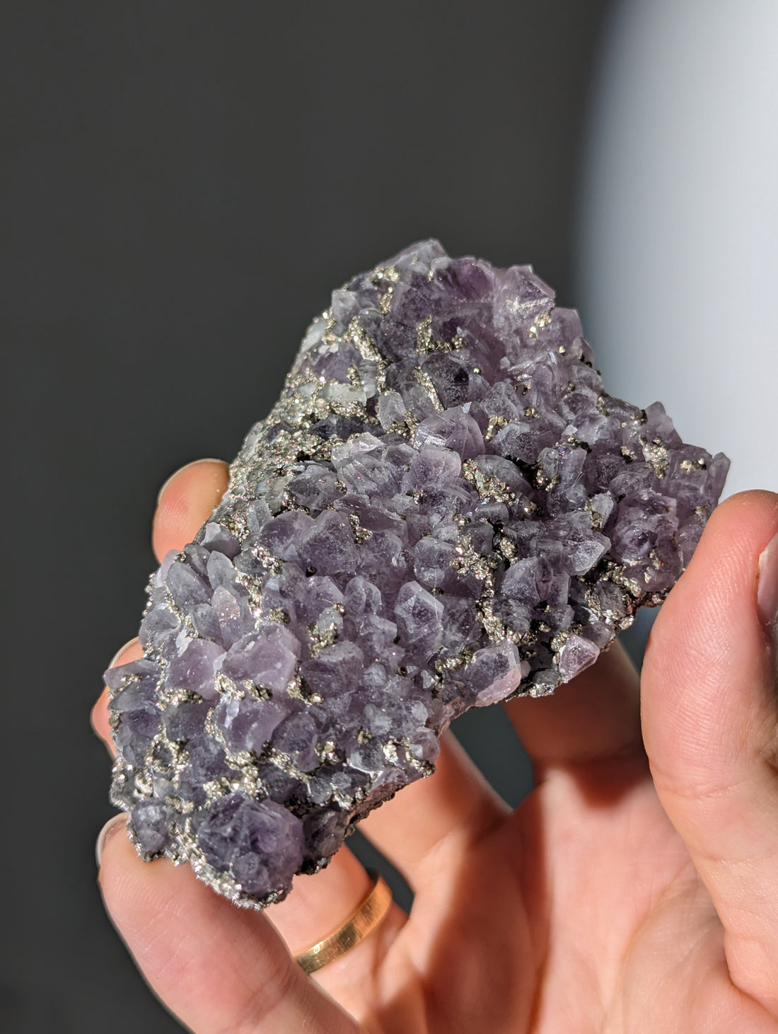 Pyrit auf Amethyst aus Bulgarien ✨