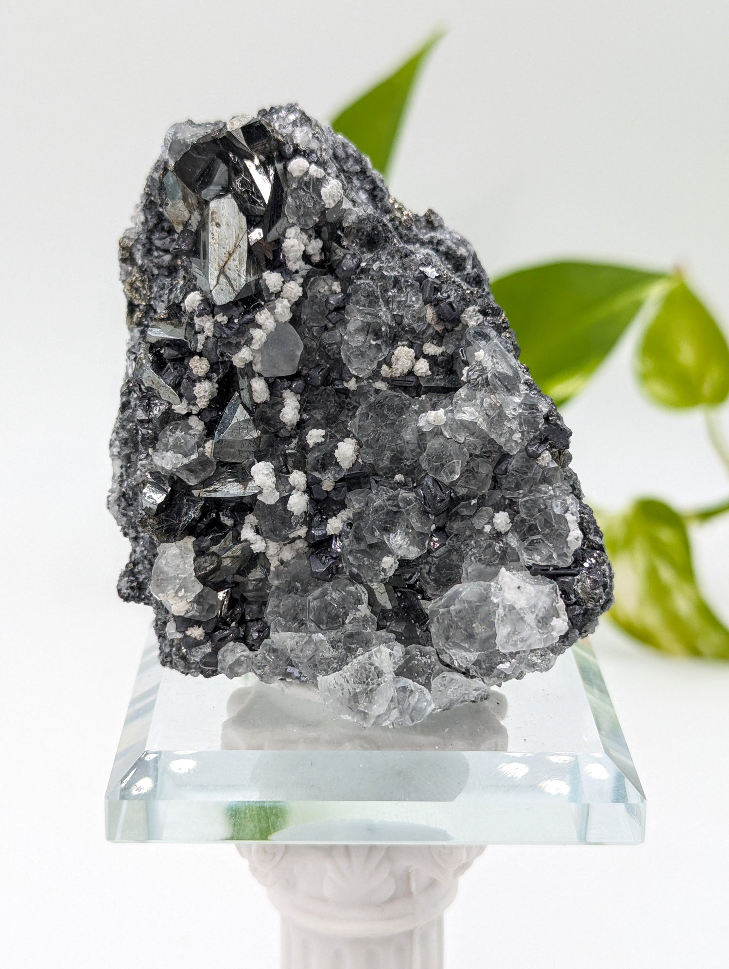 Neuer Fund! Tetraedrit mit Fluorit und Calcit aus Peru